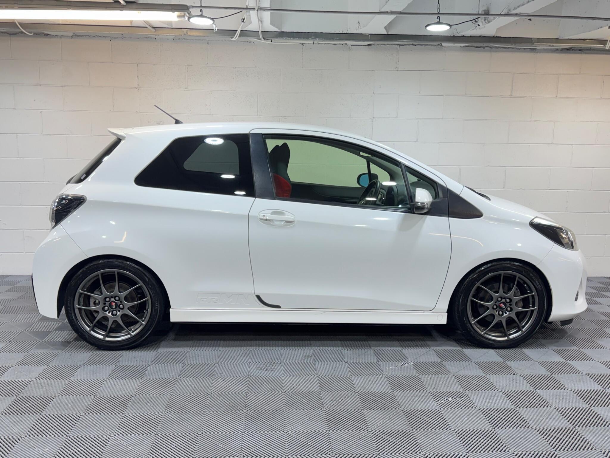 Toyota VITZ - Image 5