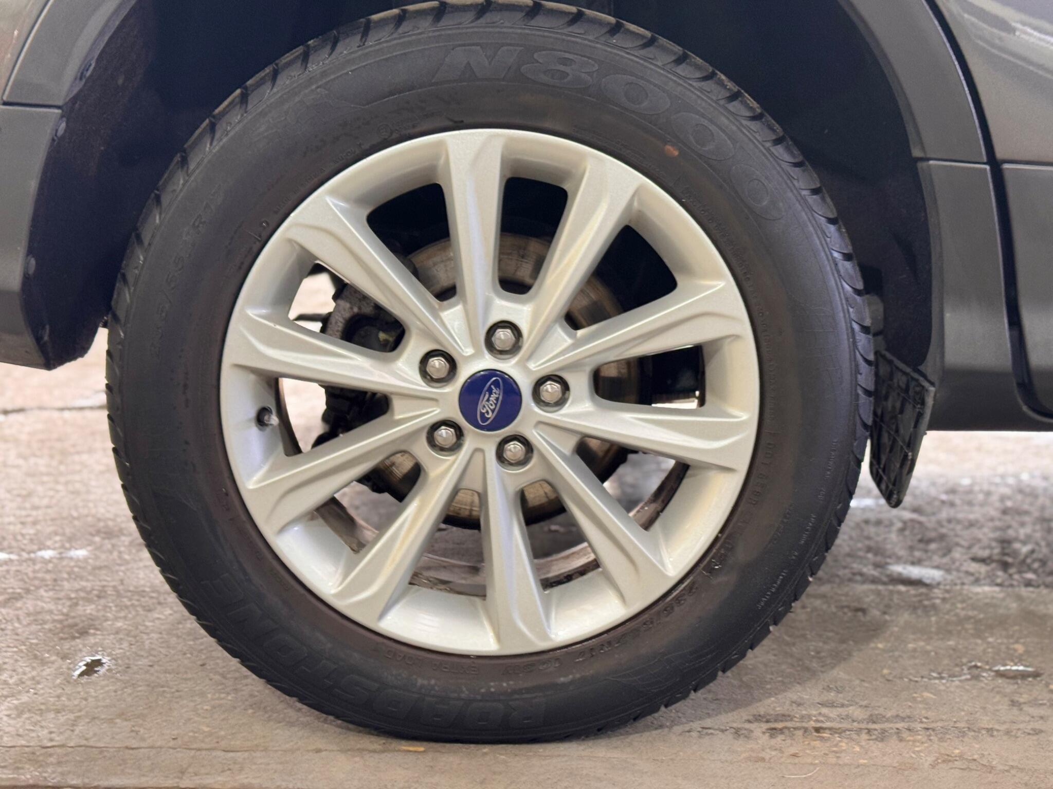 Ford Kuga - Image 15