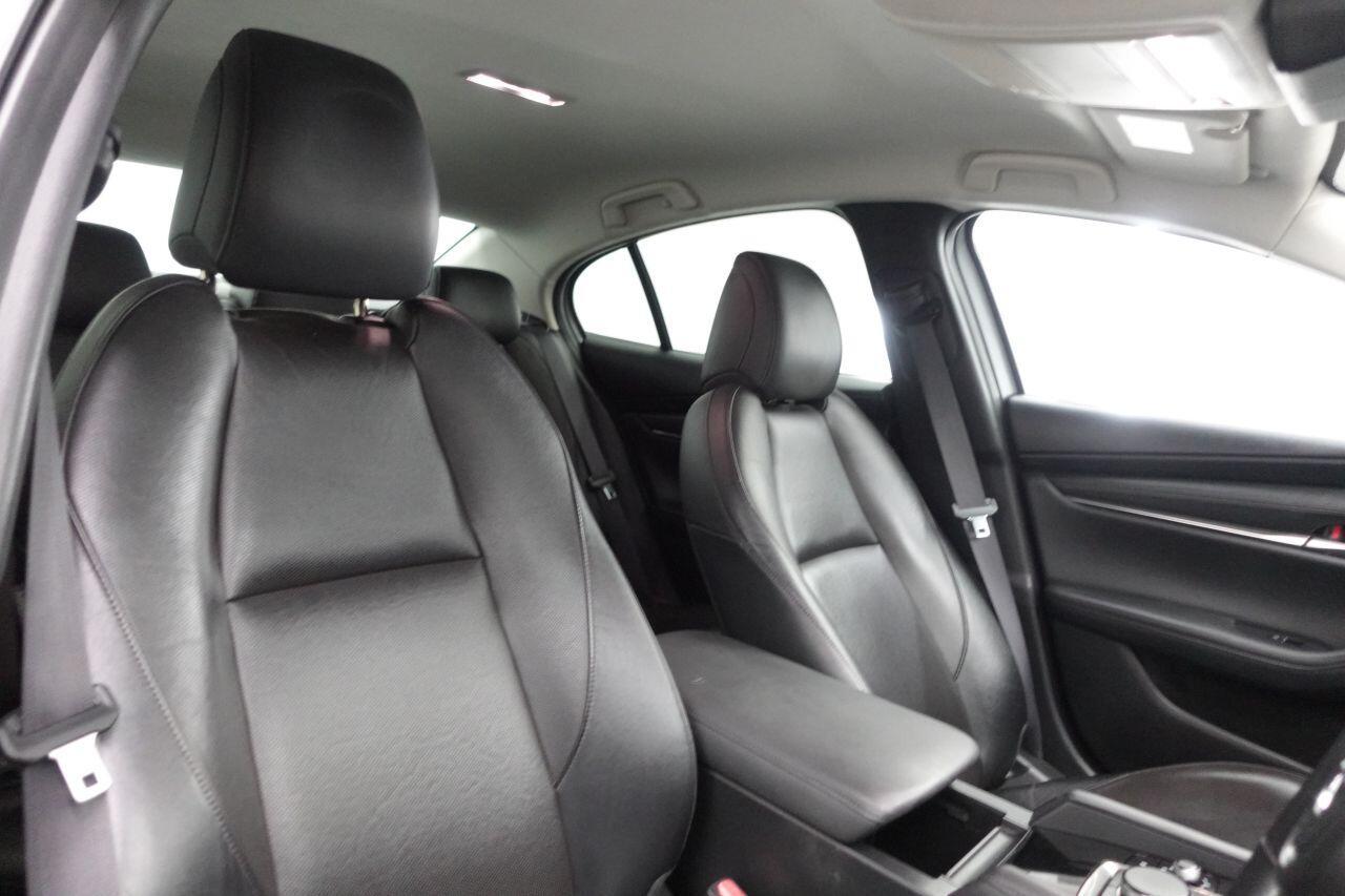 Mazda MAZDA3 - Image 2