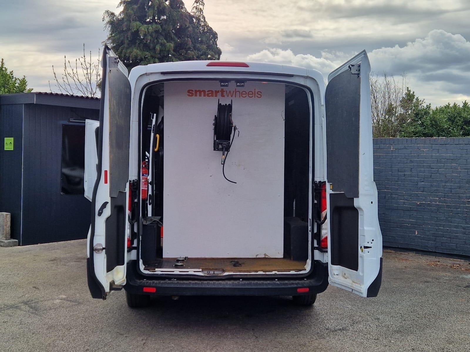 Ford Transit - Image 21