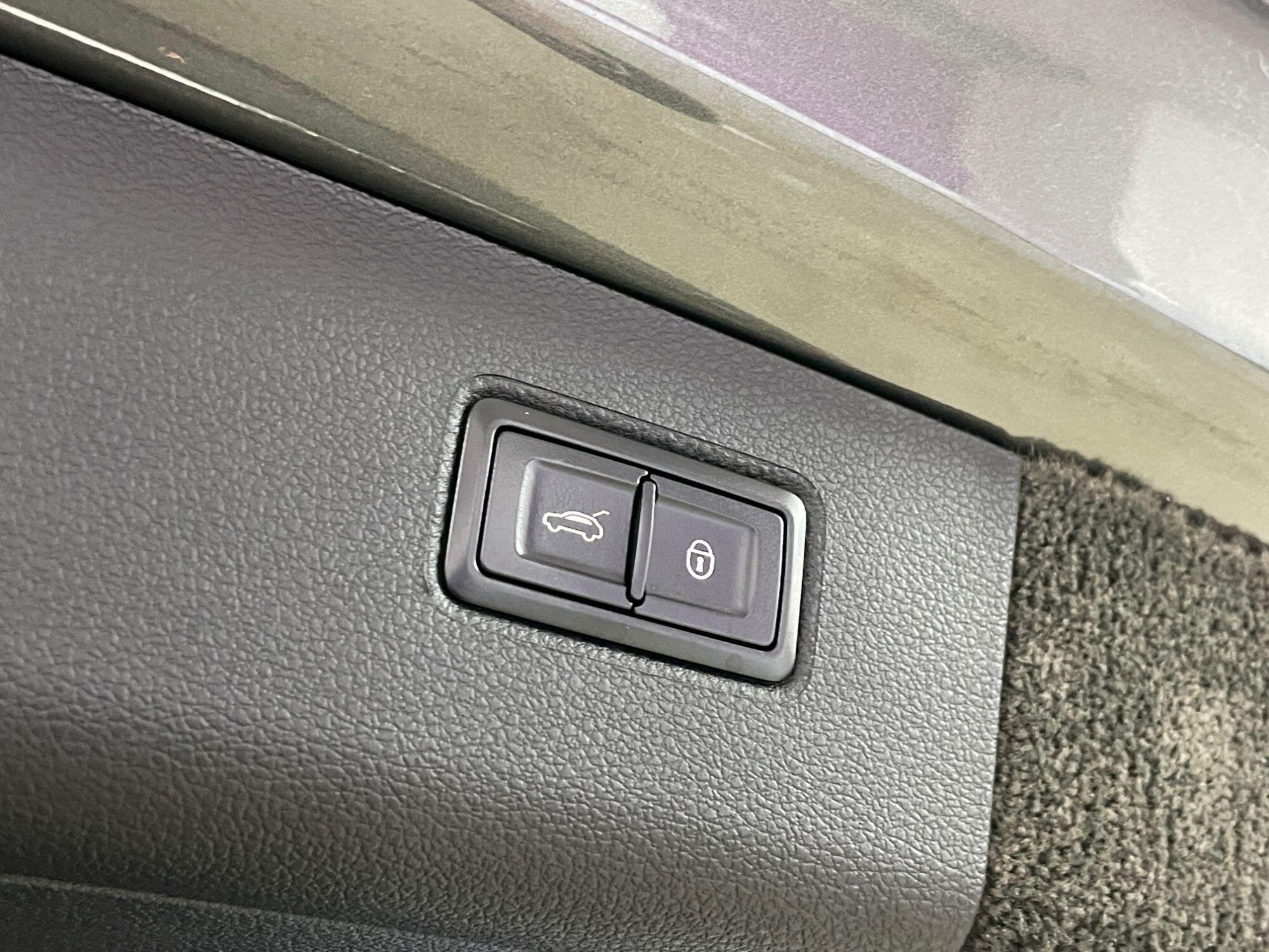Bentley Bentayga - Image 20