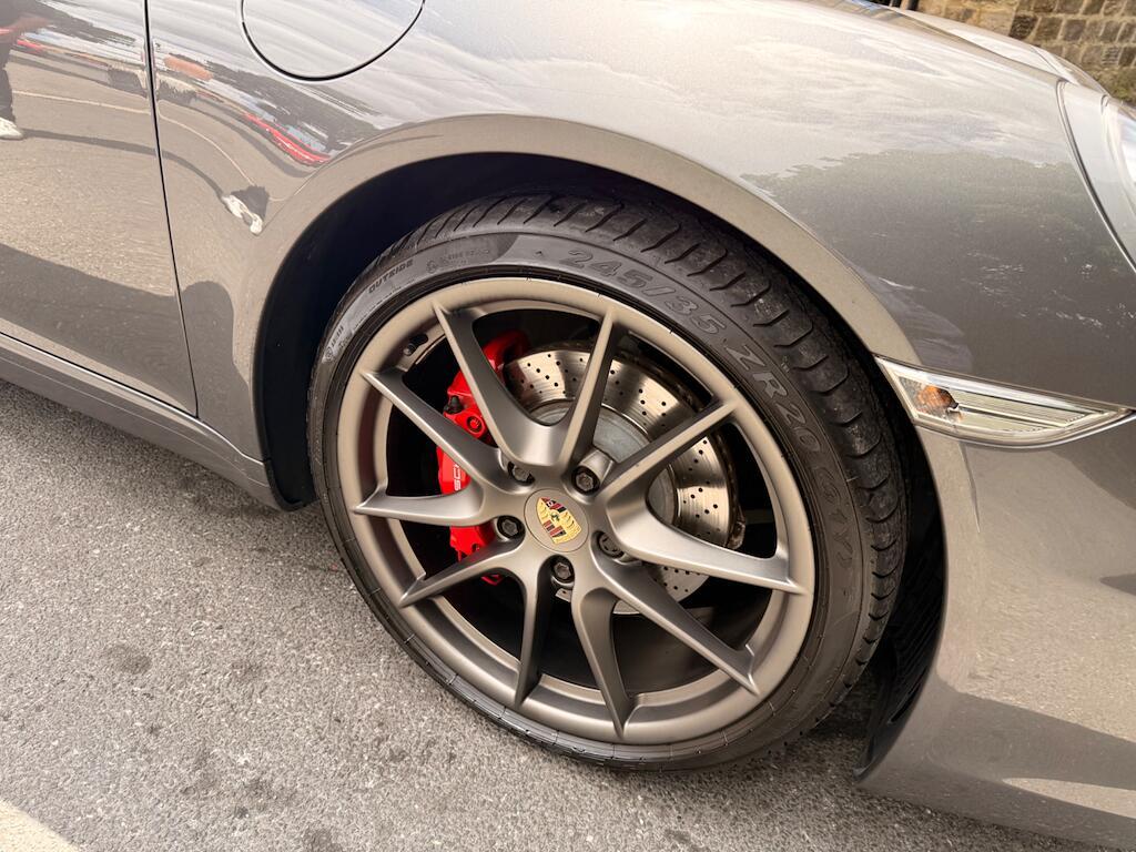 Porsche 911 - Image 17