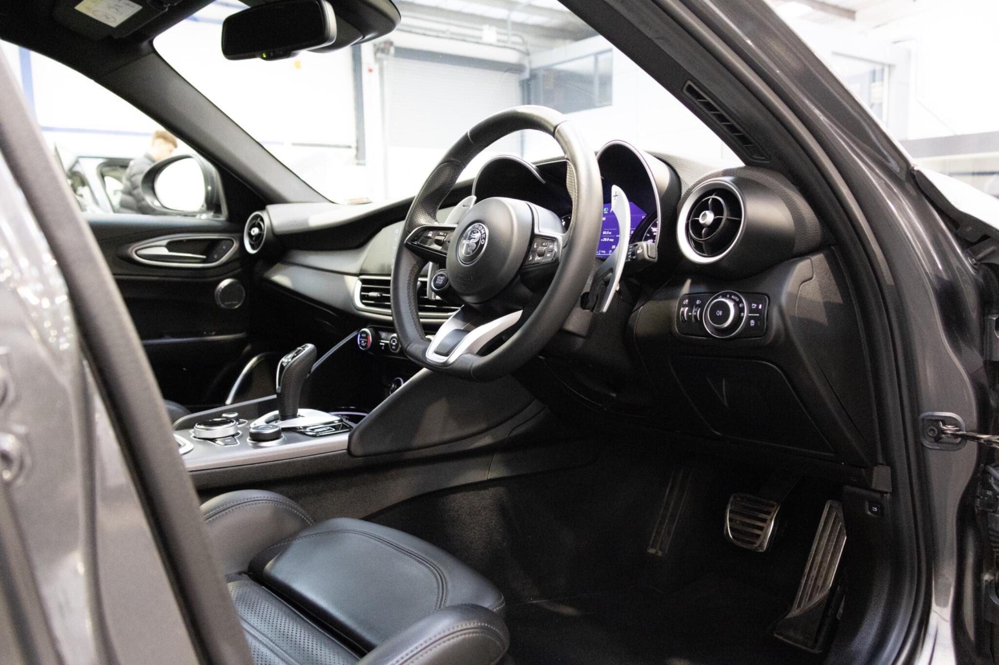 Alfa Romeo Giulia - Image 10