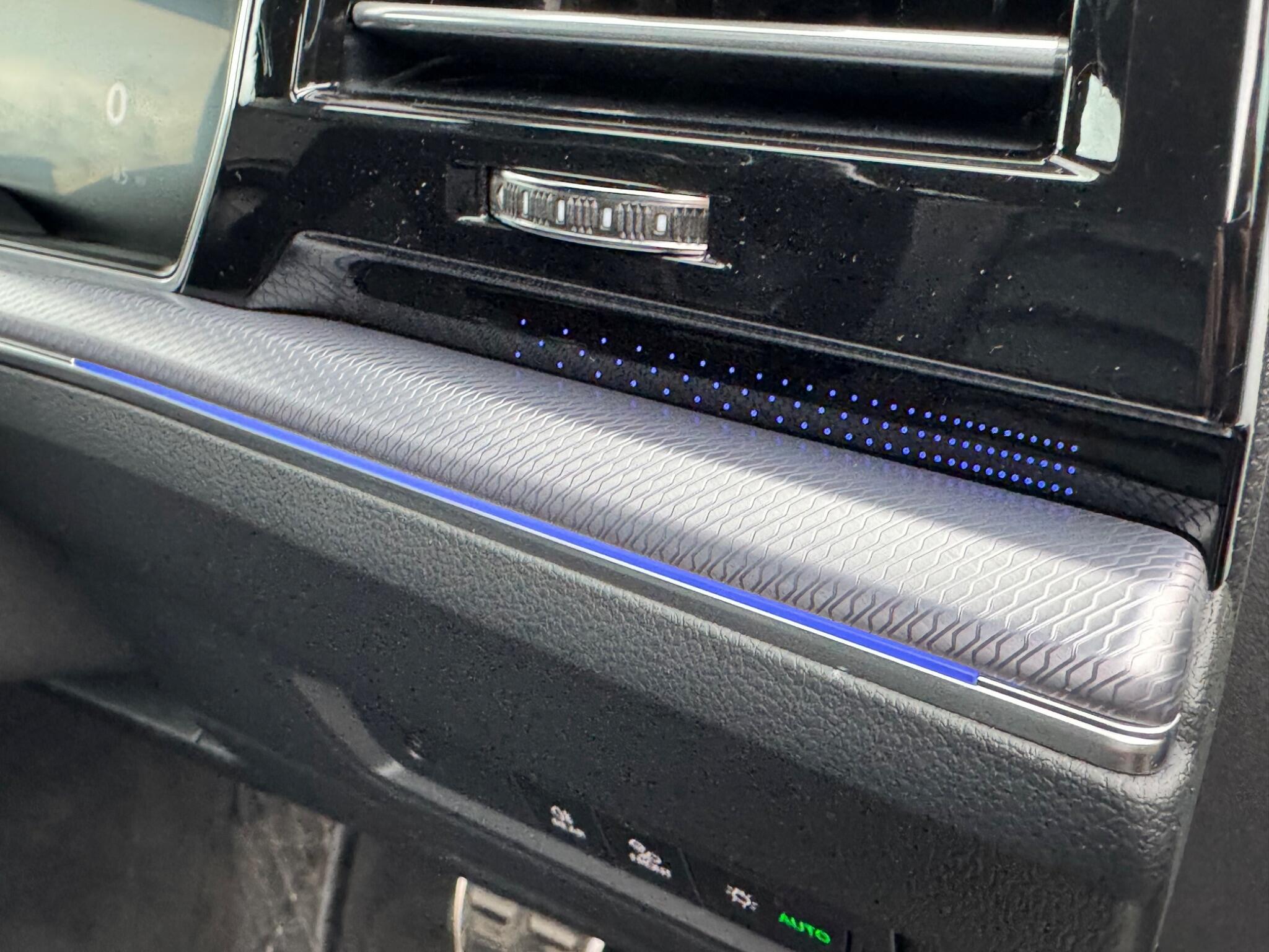 Volkswagen Touareg - Image 57