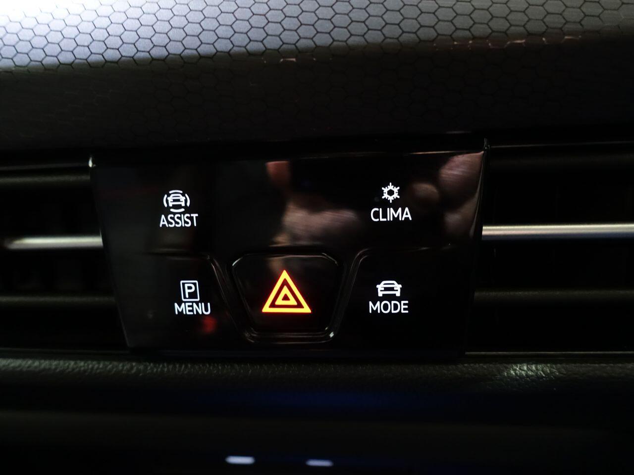 Volkswagen Golf - Image 28