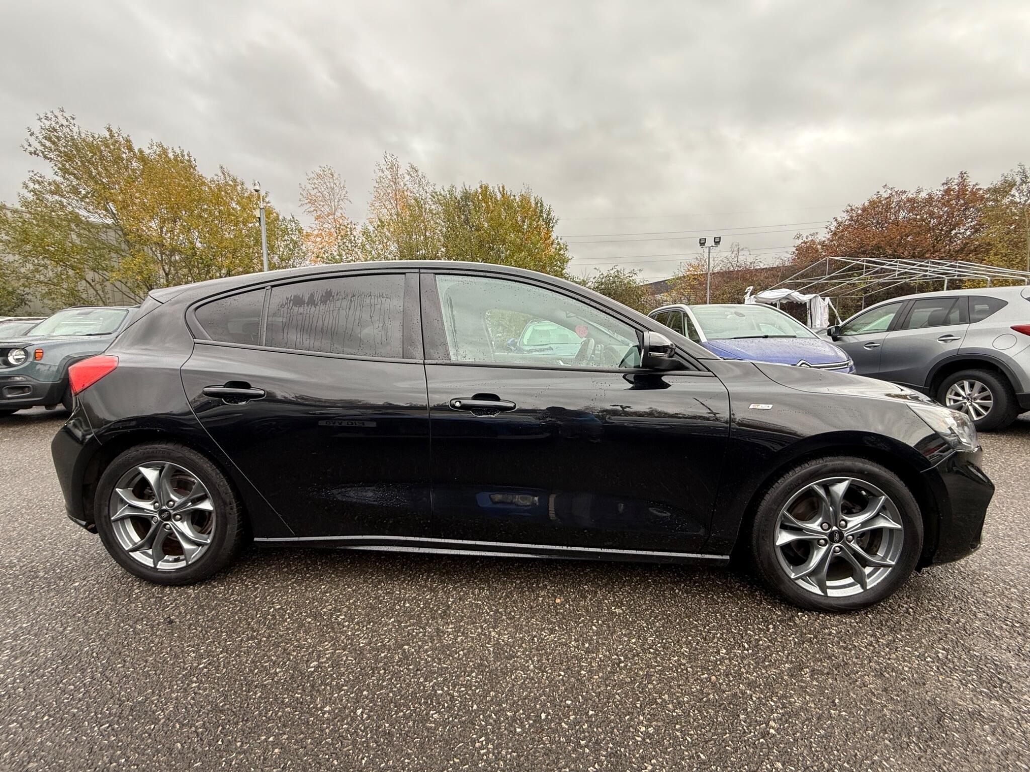 Ford Focus - Image 17