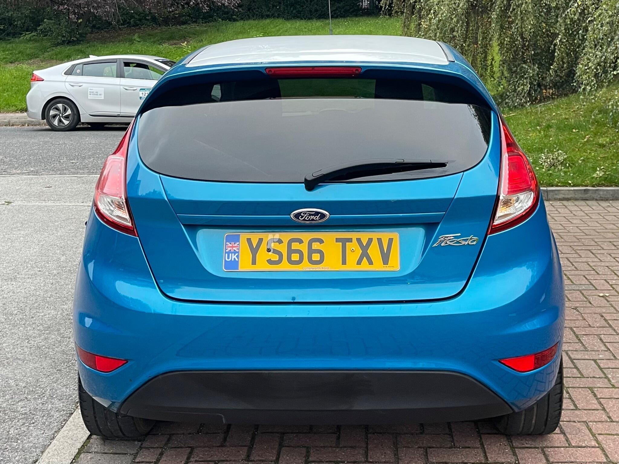 Ford Fiesta - Image 10