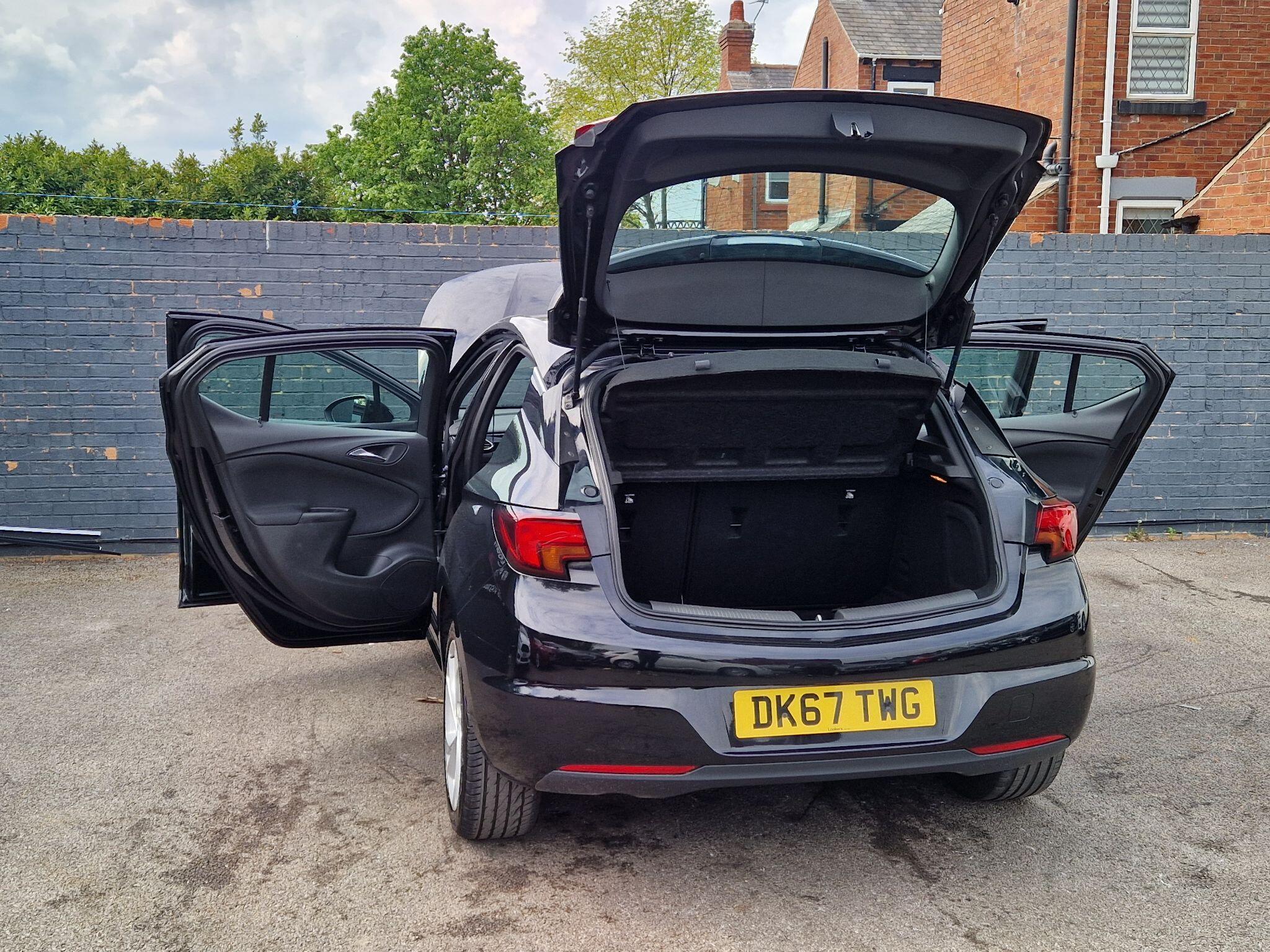Vauxhall Astra - Image 19