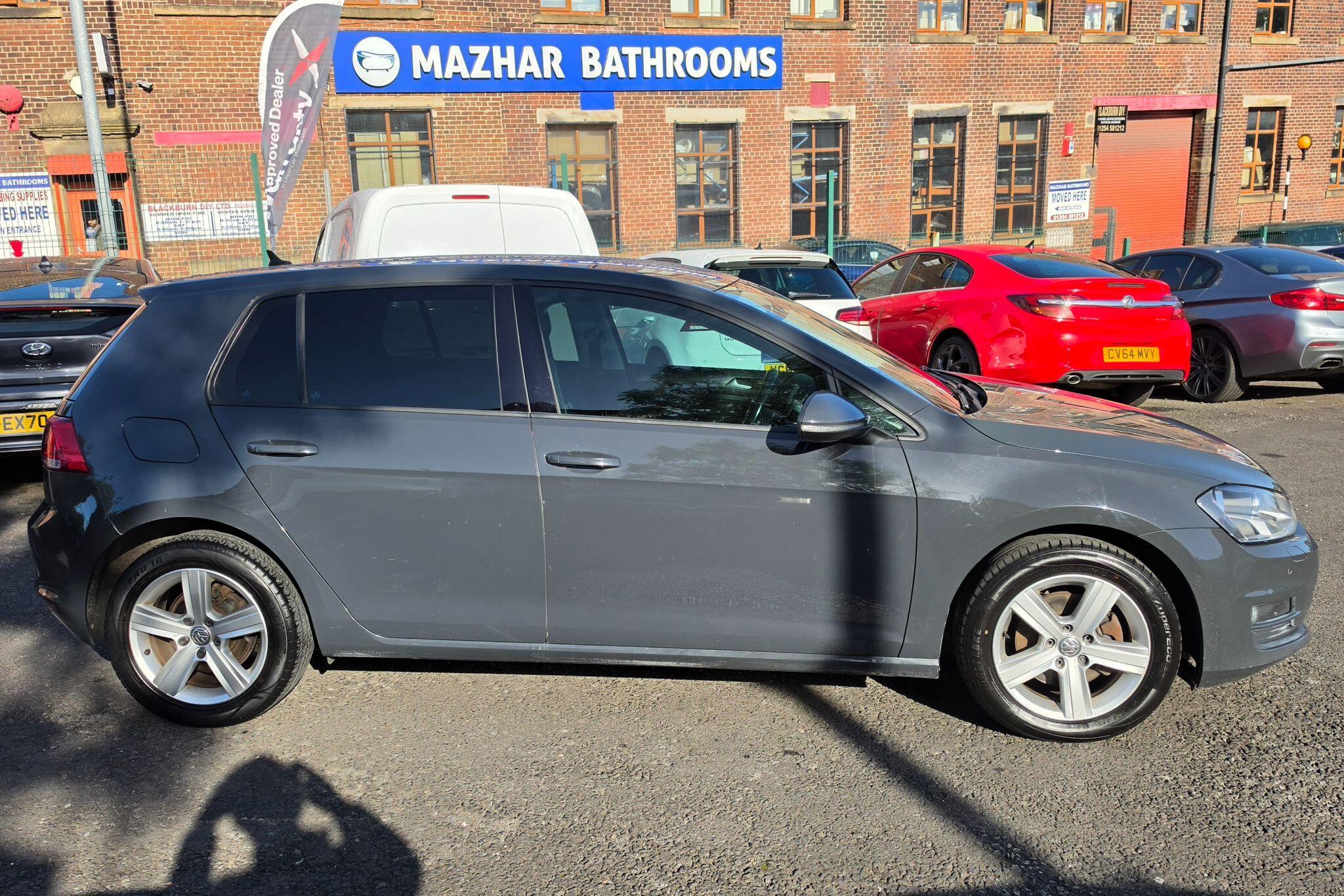 Volkswagen Golf - Image 8