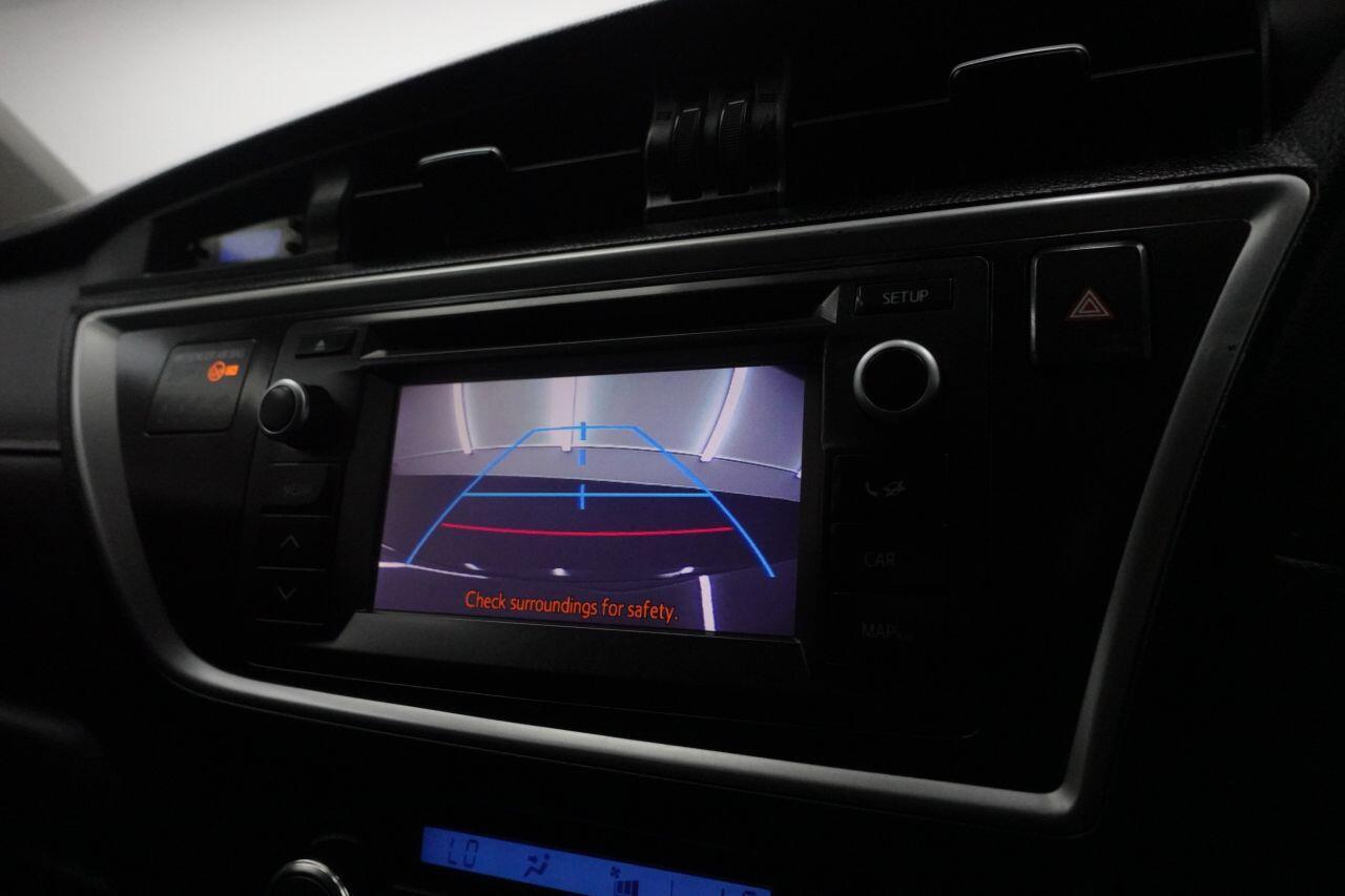 Toyota Auris - Image 18