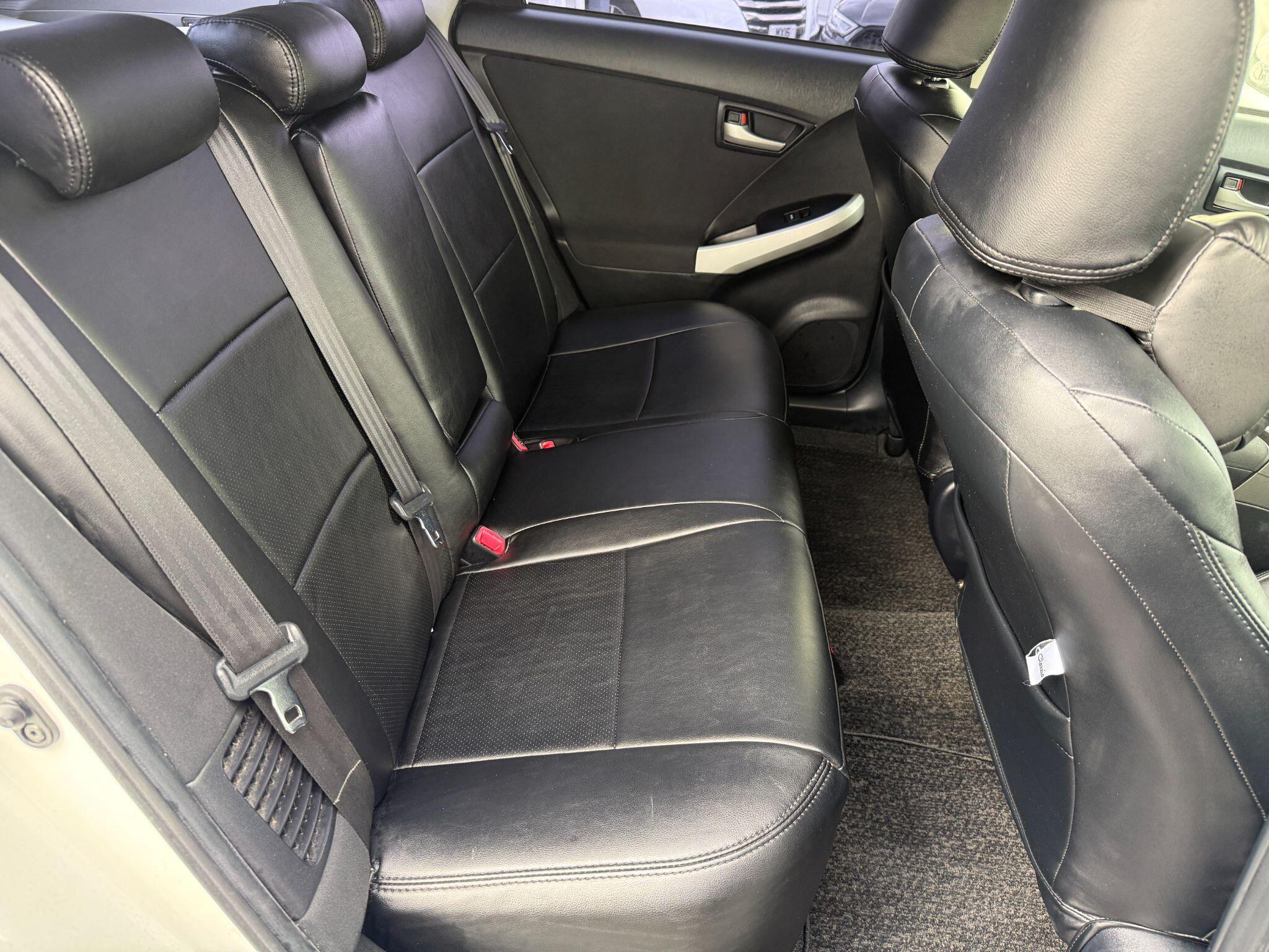 Toyota Prius - Image 30