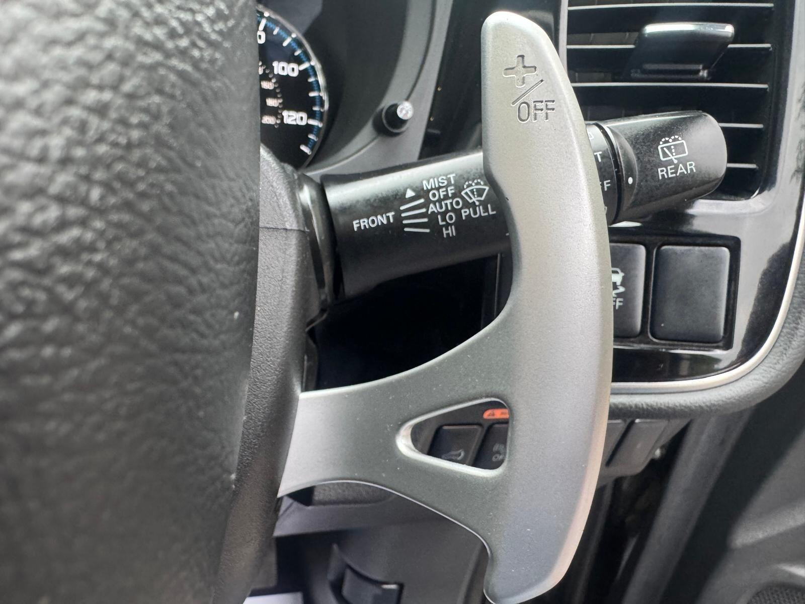Mitsubishi Outlander - Image 17