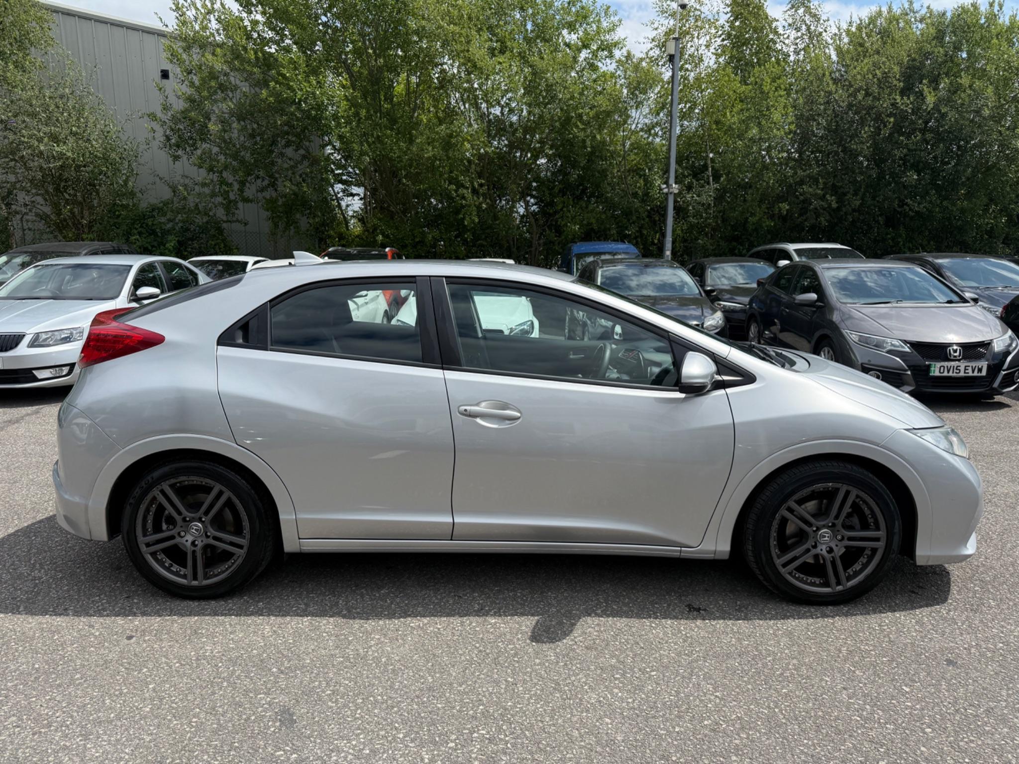 Honda Civic - Image 18