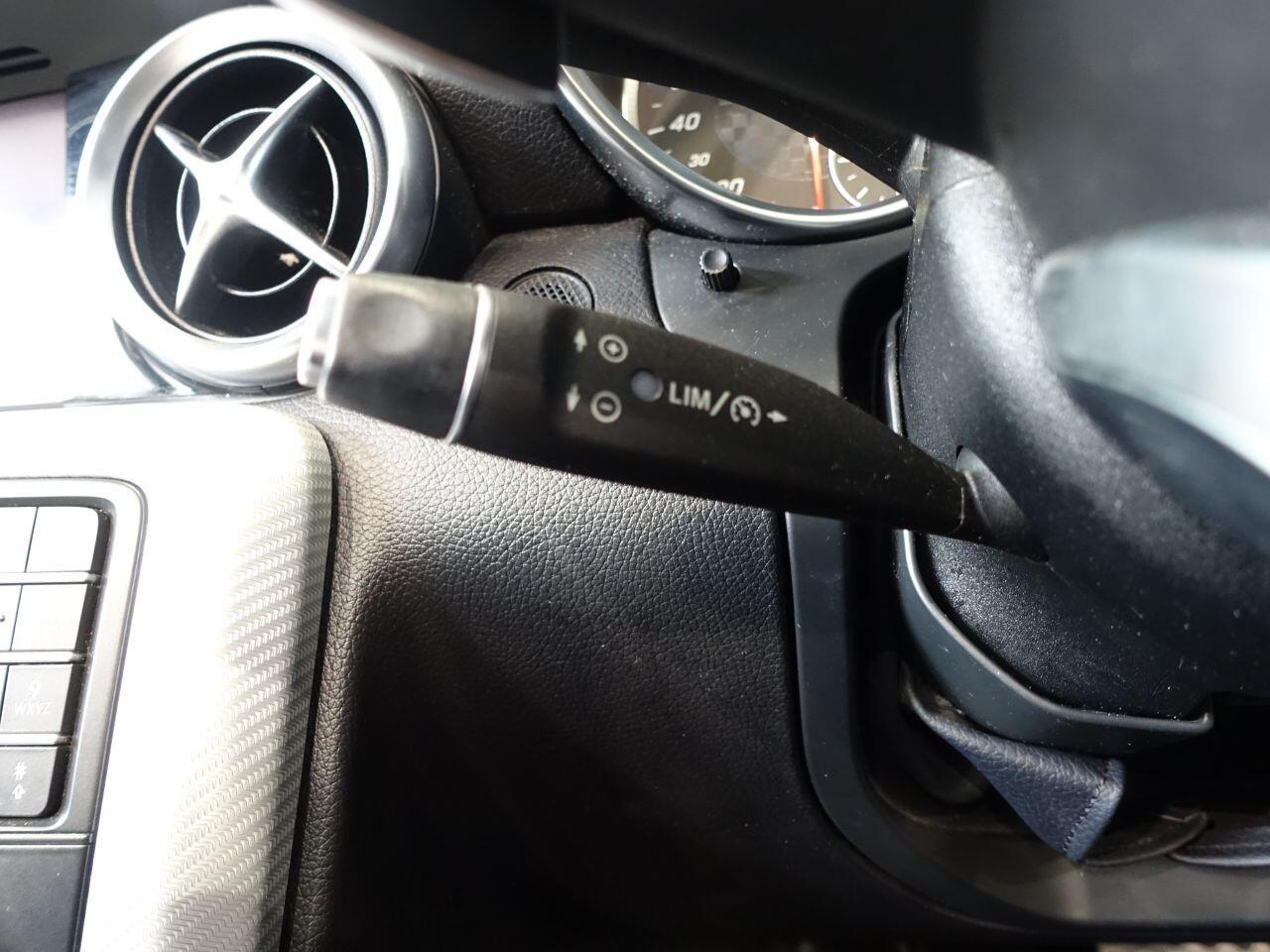 Mercedes SLC - Image 20