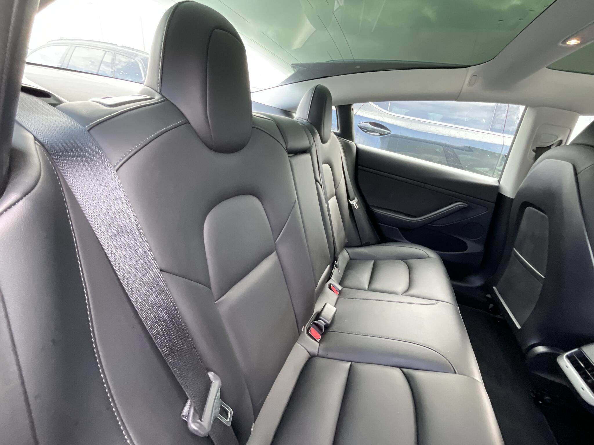 Tesla Model 3 - Image 9