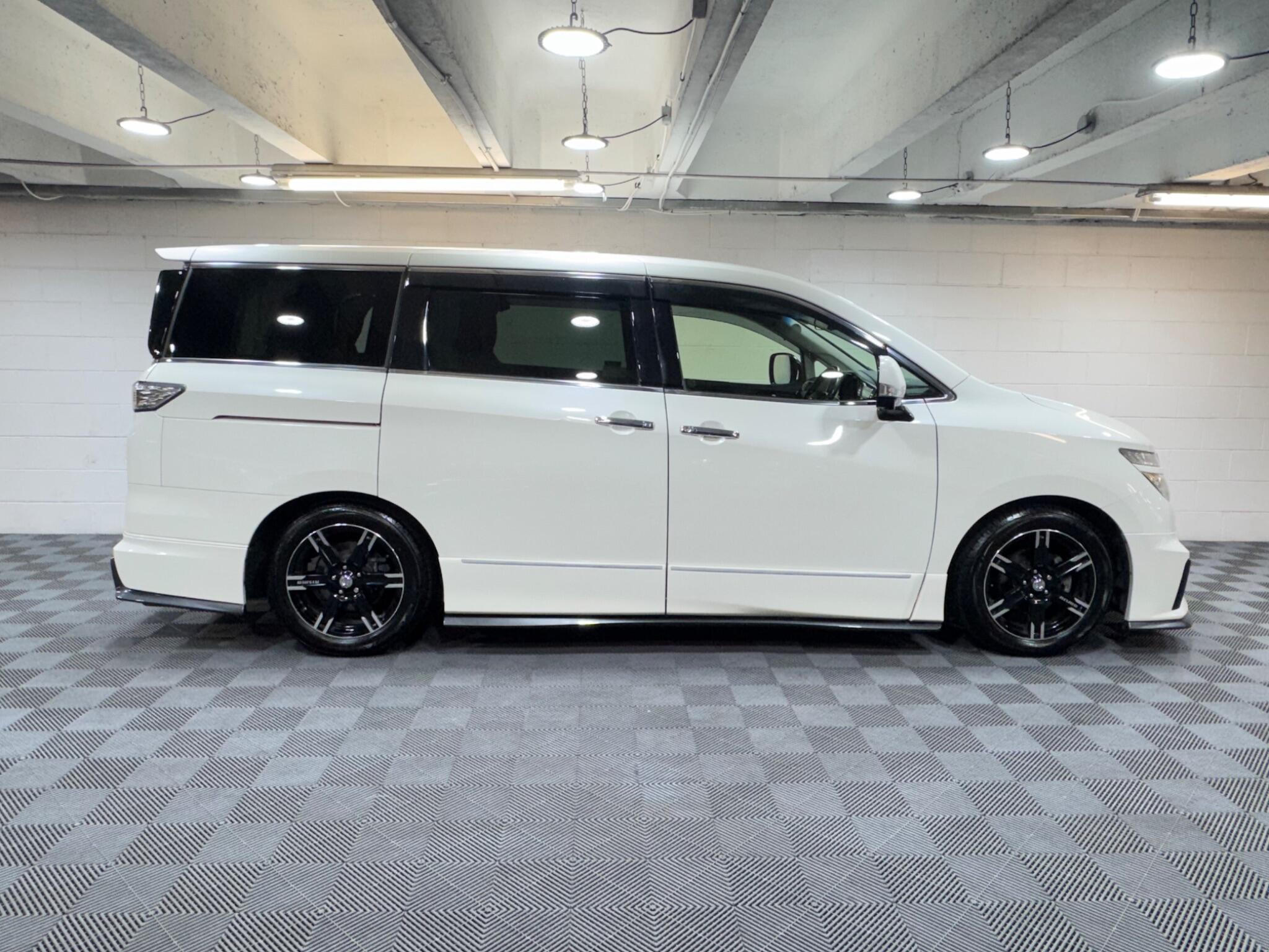 Nissan Elgrand - Image 5