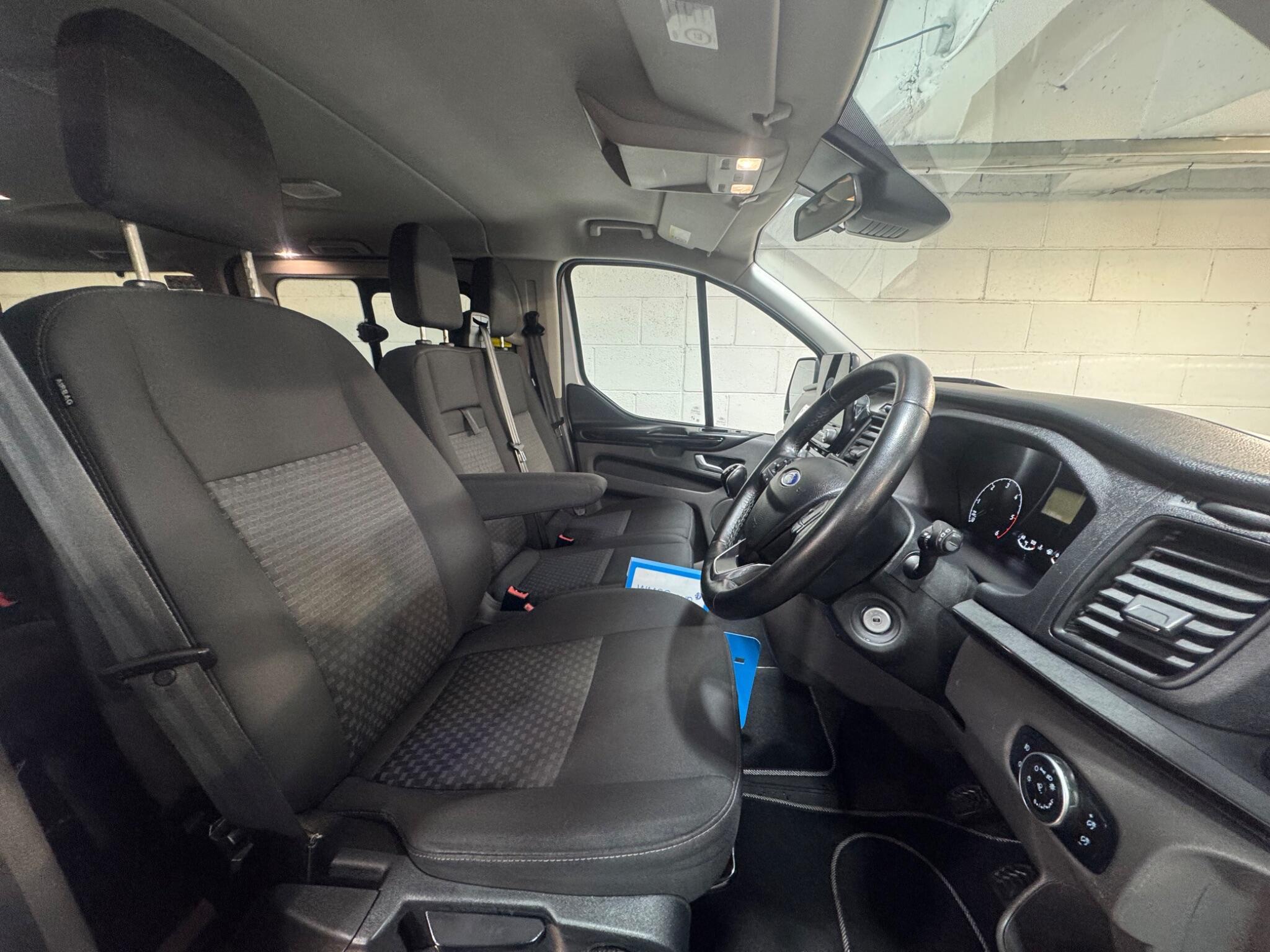 Ford TOURNEO CUSTOM - Image 8