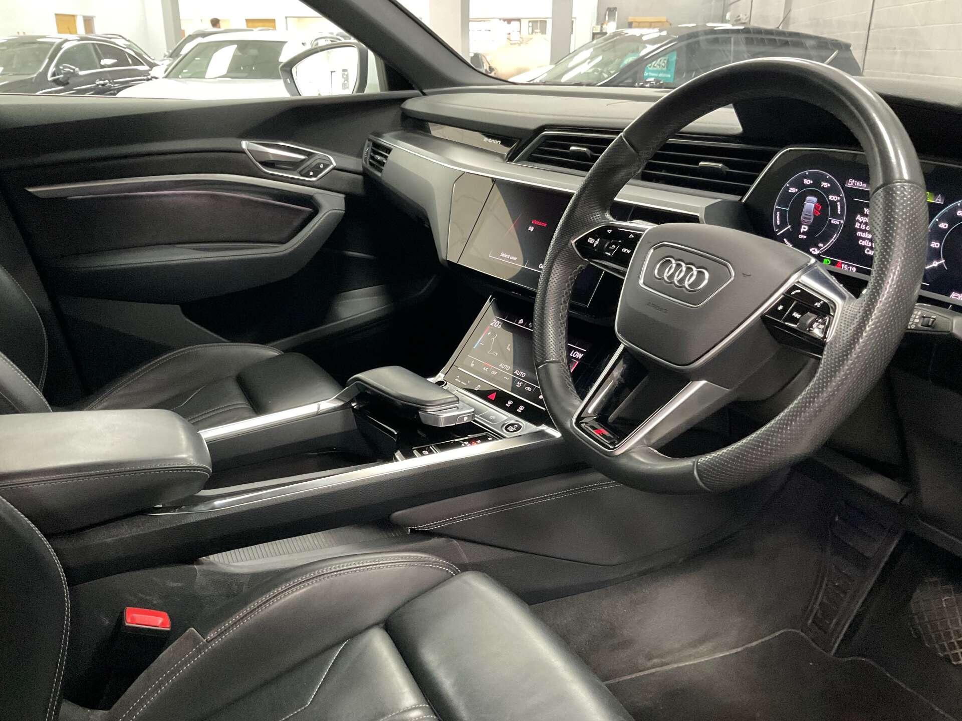 Audi E-Tron - Image 20