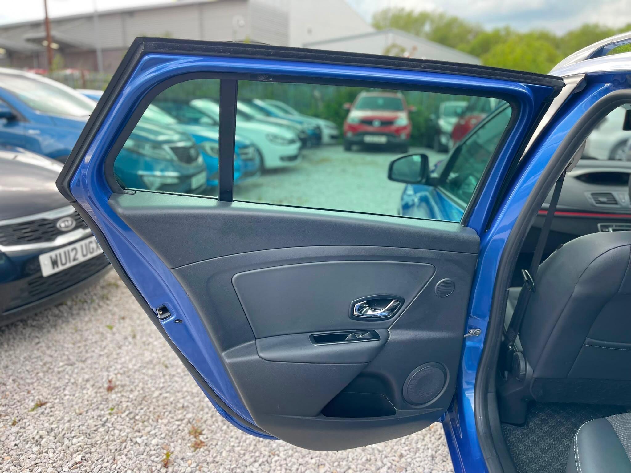 Renault Megane - Image 8