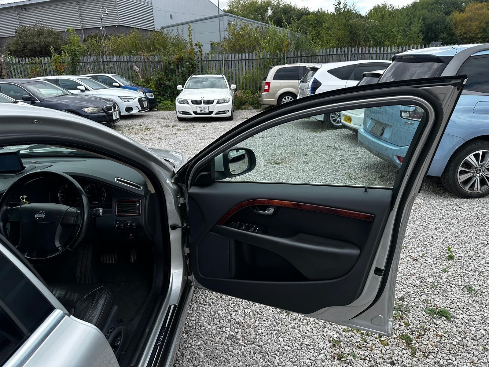 Volvo V70 - Image 8