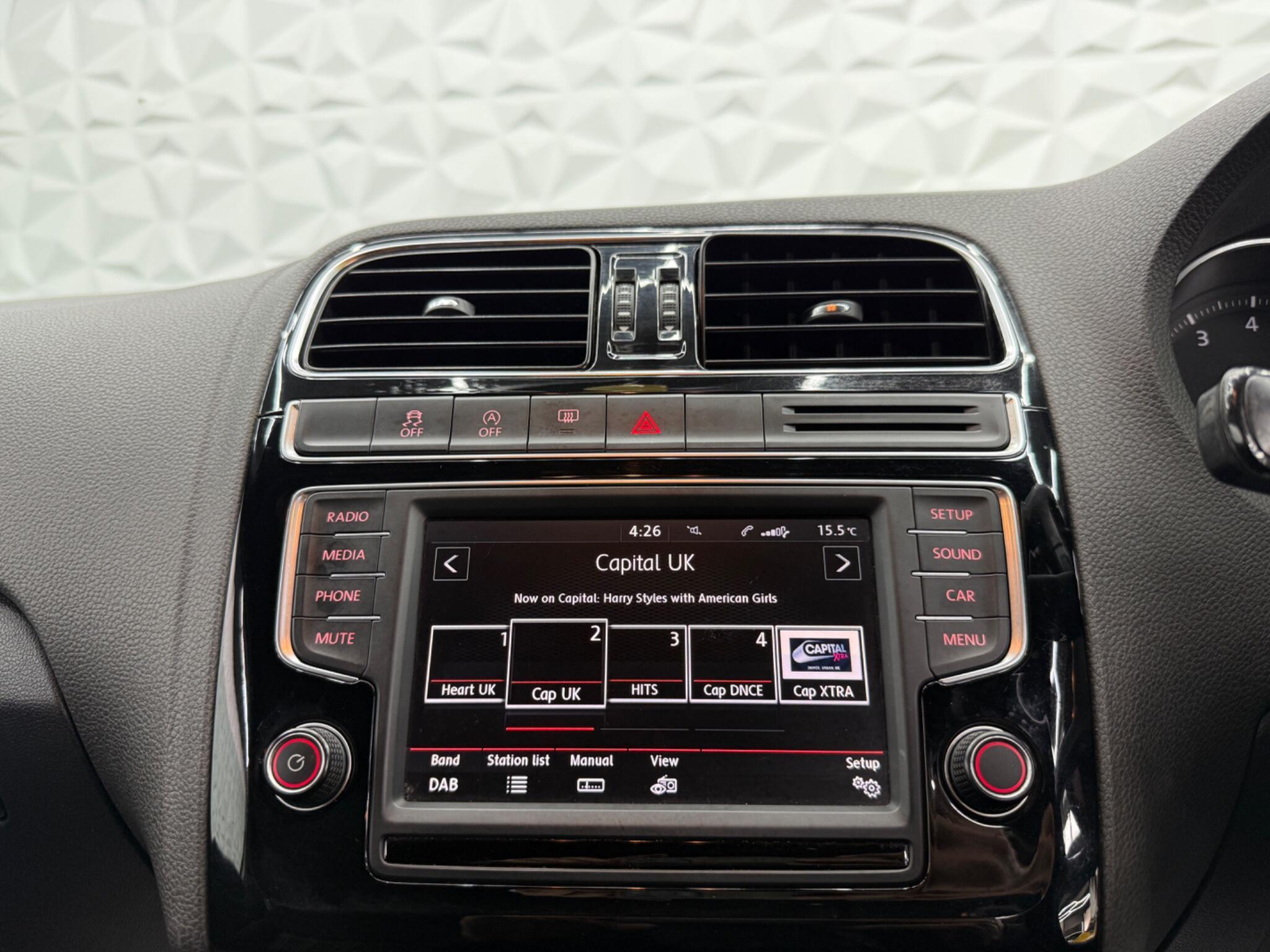 Volkswagen Polo - Image 32