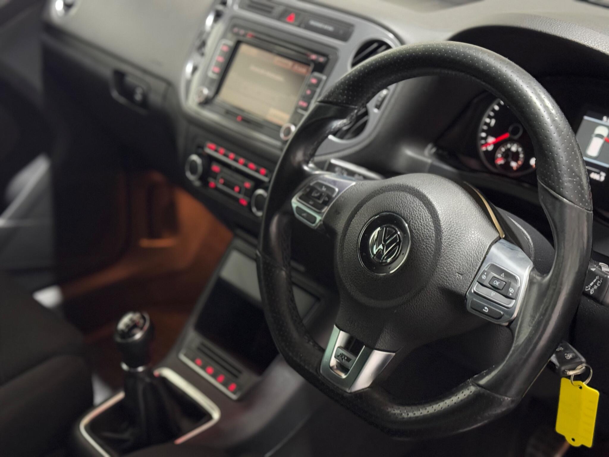 Volkswagen Tiguan - Image 37