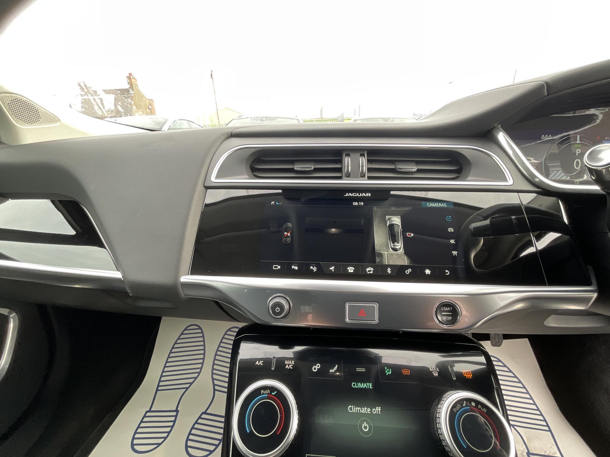 Jaguar I-Pace - Image 16