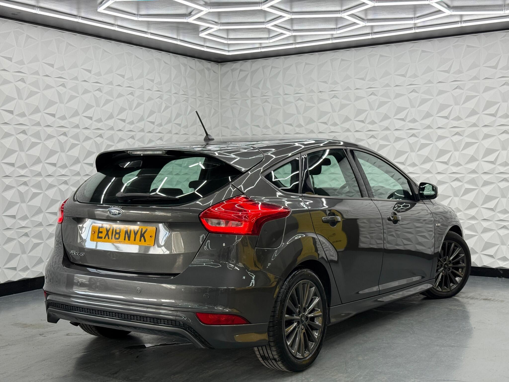 Ford Focus - Image 53