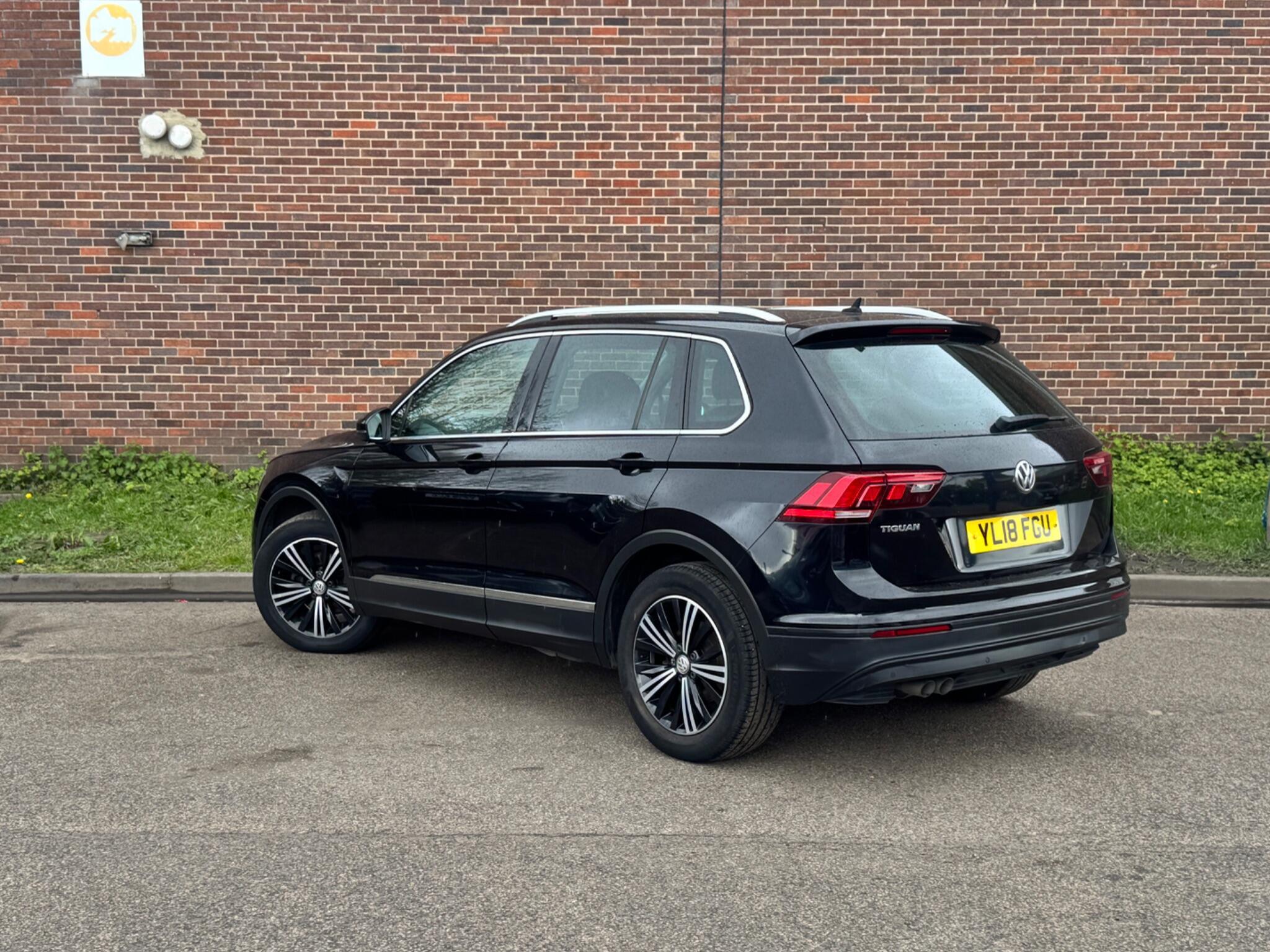 Volkswagen Tiguan - Image 13