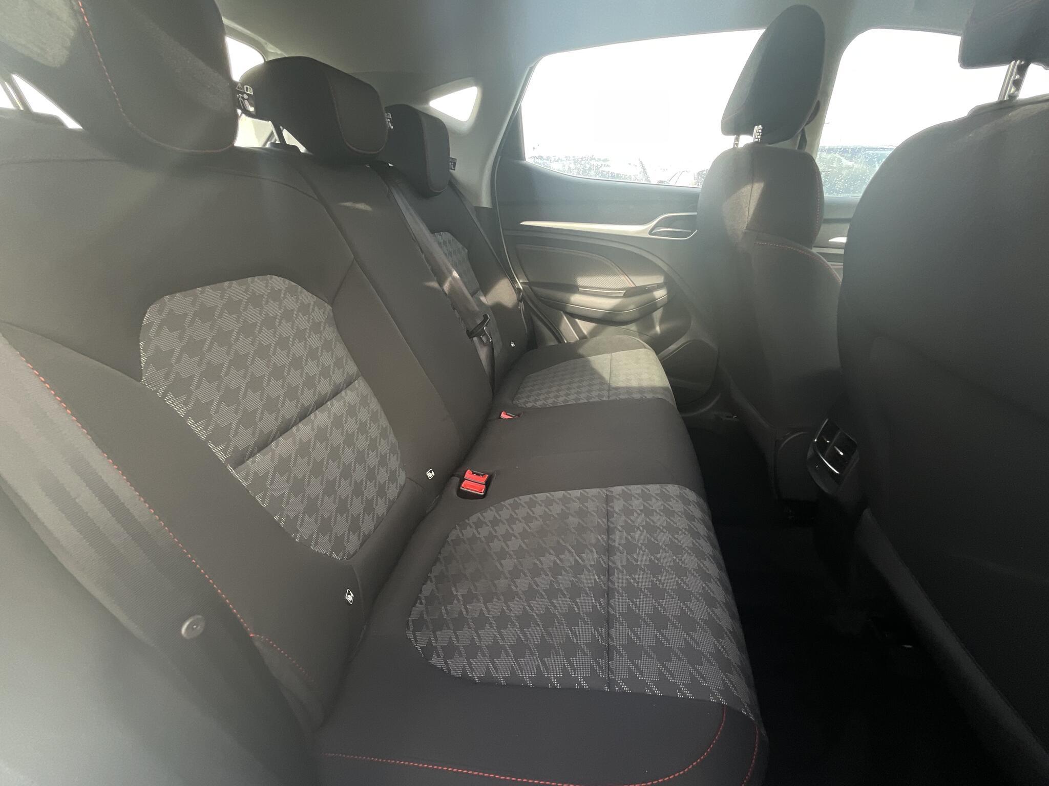 MG MG ZS - Image 11