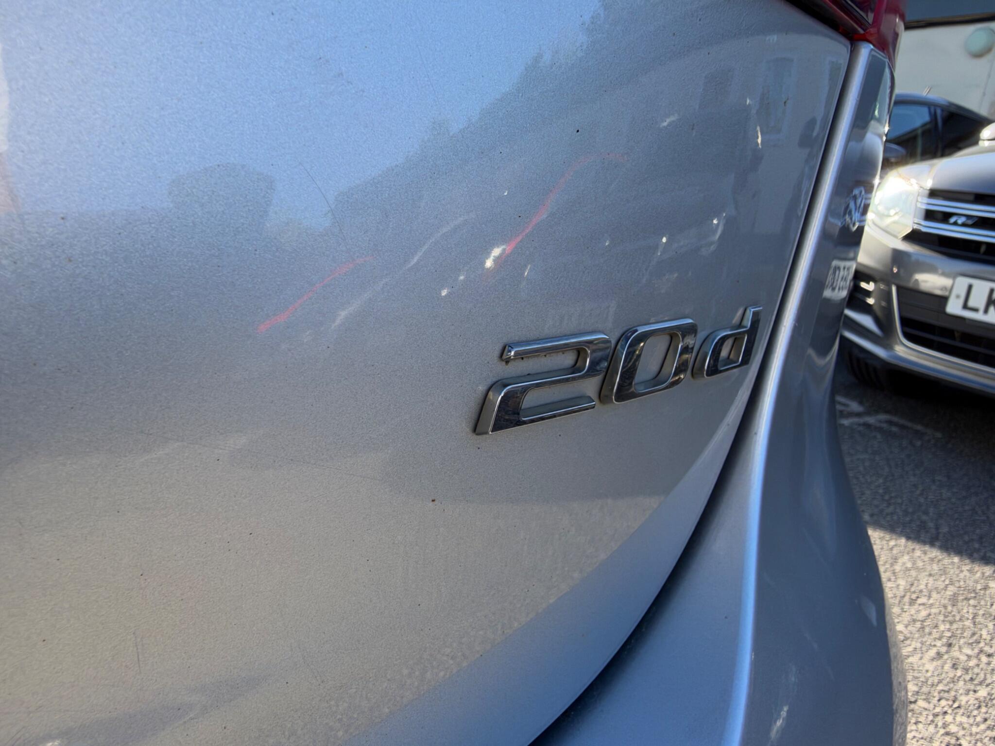 Jaguar XF - Image 15