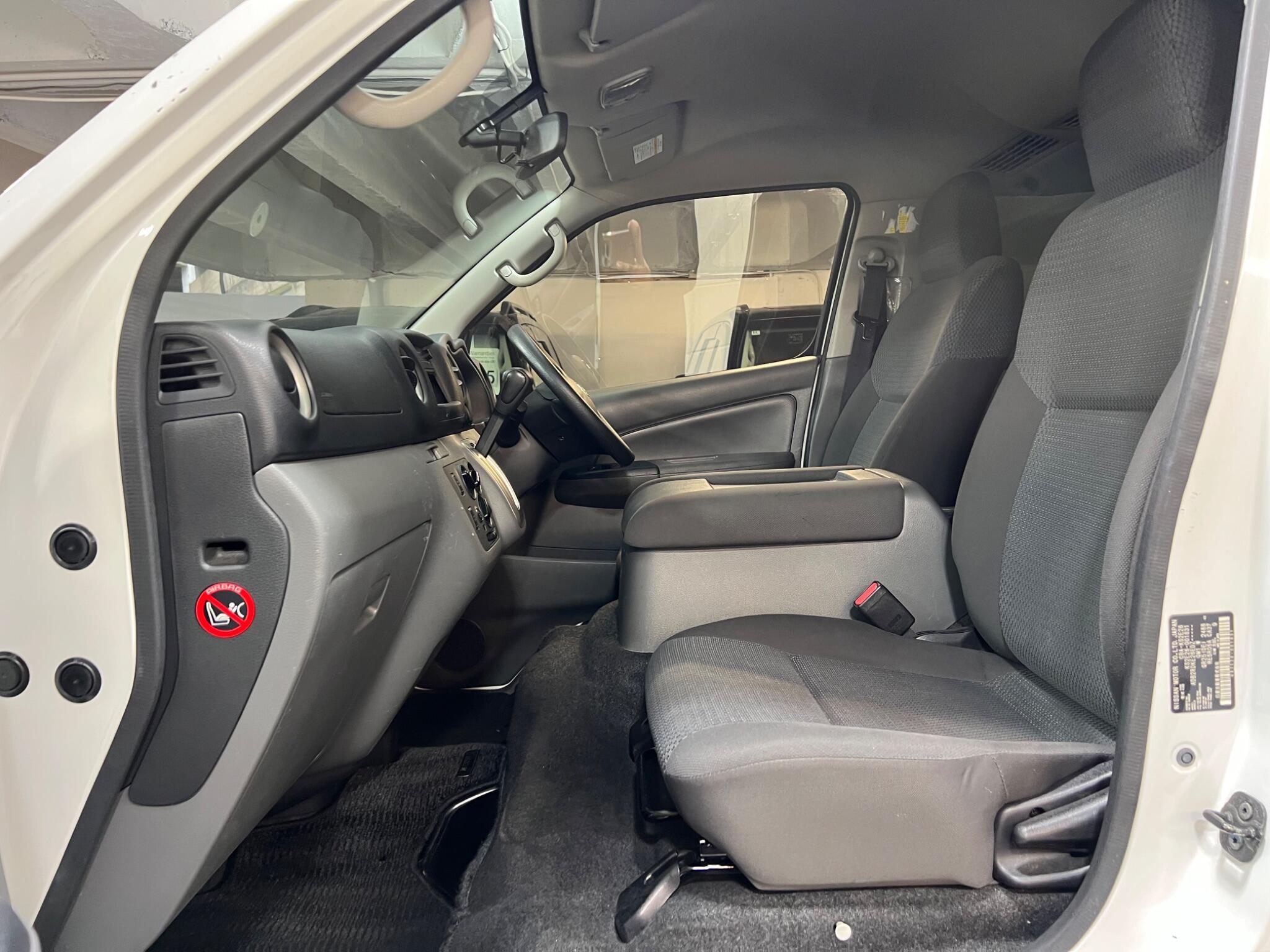 Nissan NV300 - Image 9