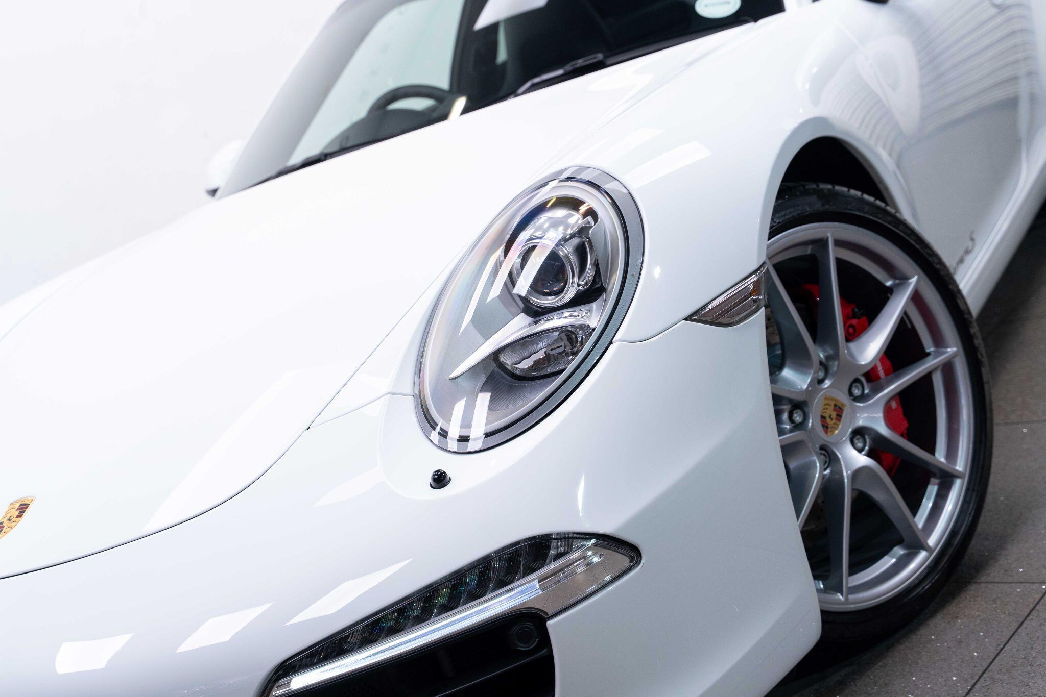 Porsche 911 - Image 5