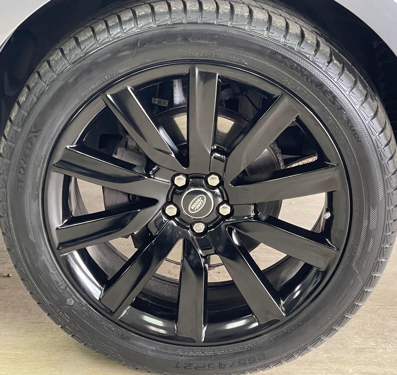 Land Rover Range Rover Velar - Image 14
