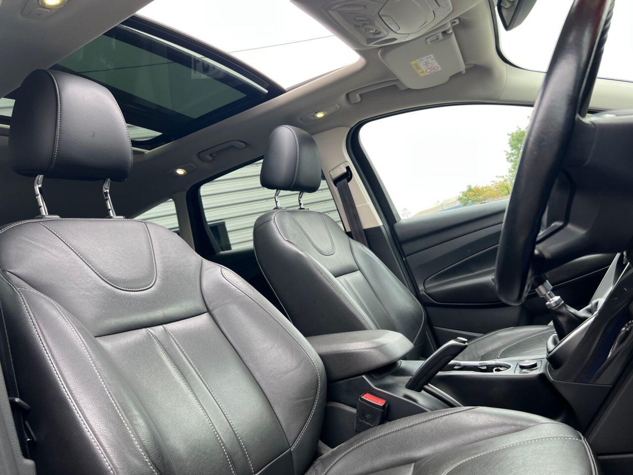 Ford Kuga - Image 16