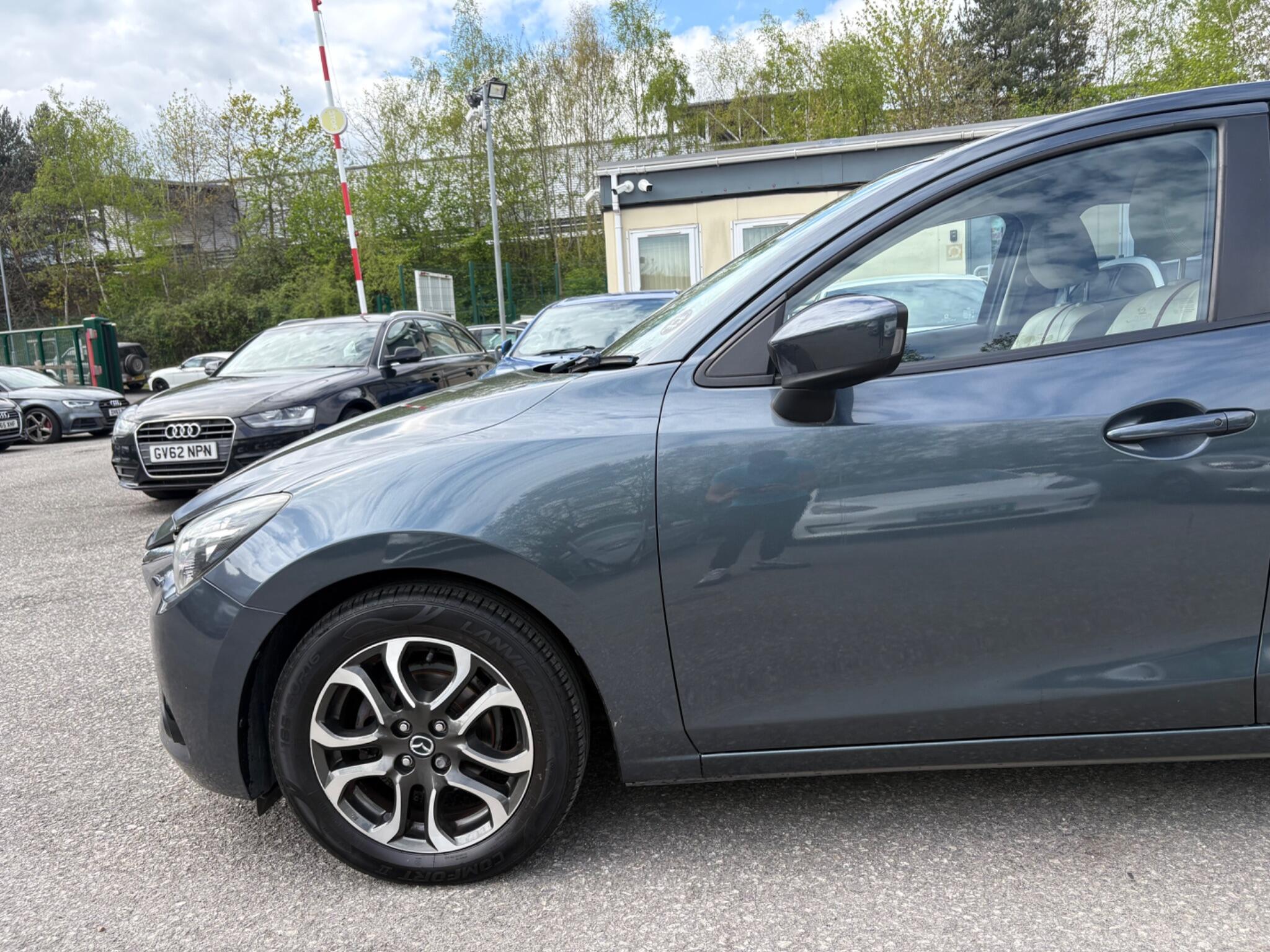 Mazda MAZDA2 - Image 10