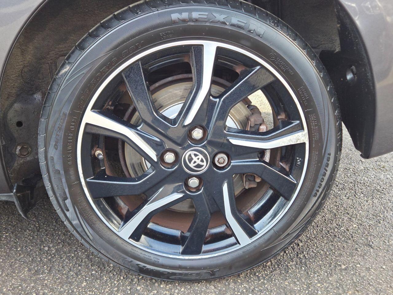 Toyota Yaris - Image 37