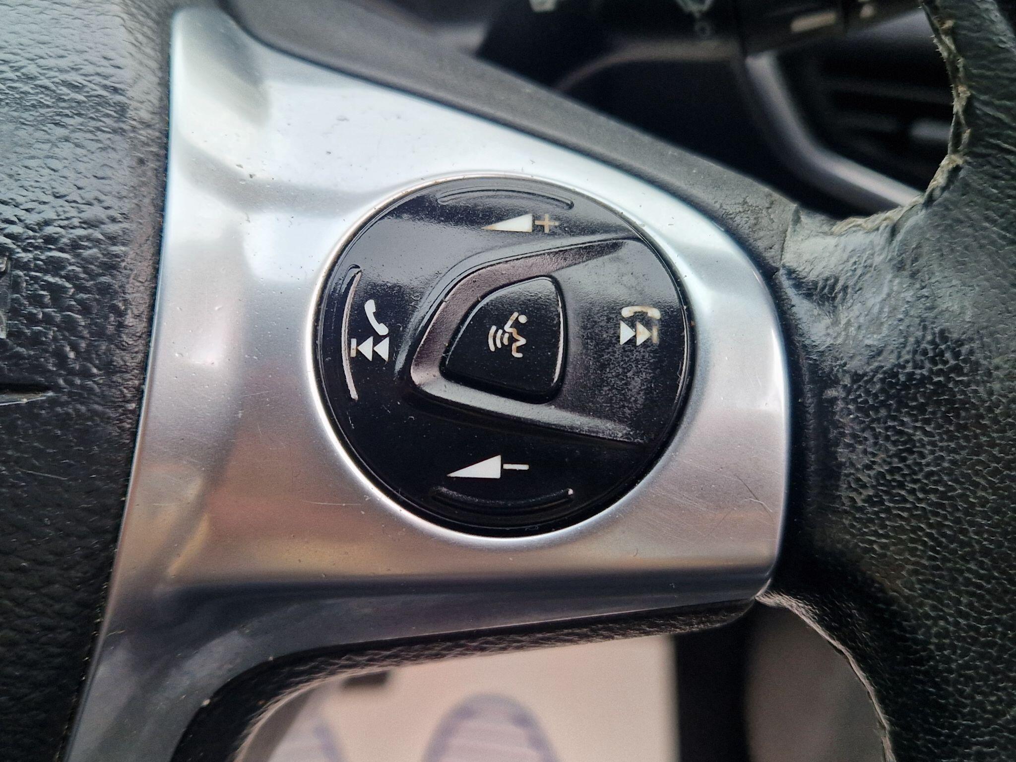 Ford Kuga - Image 47