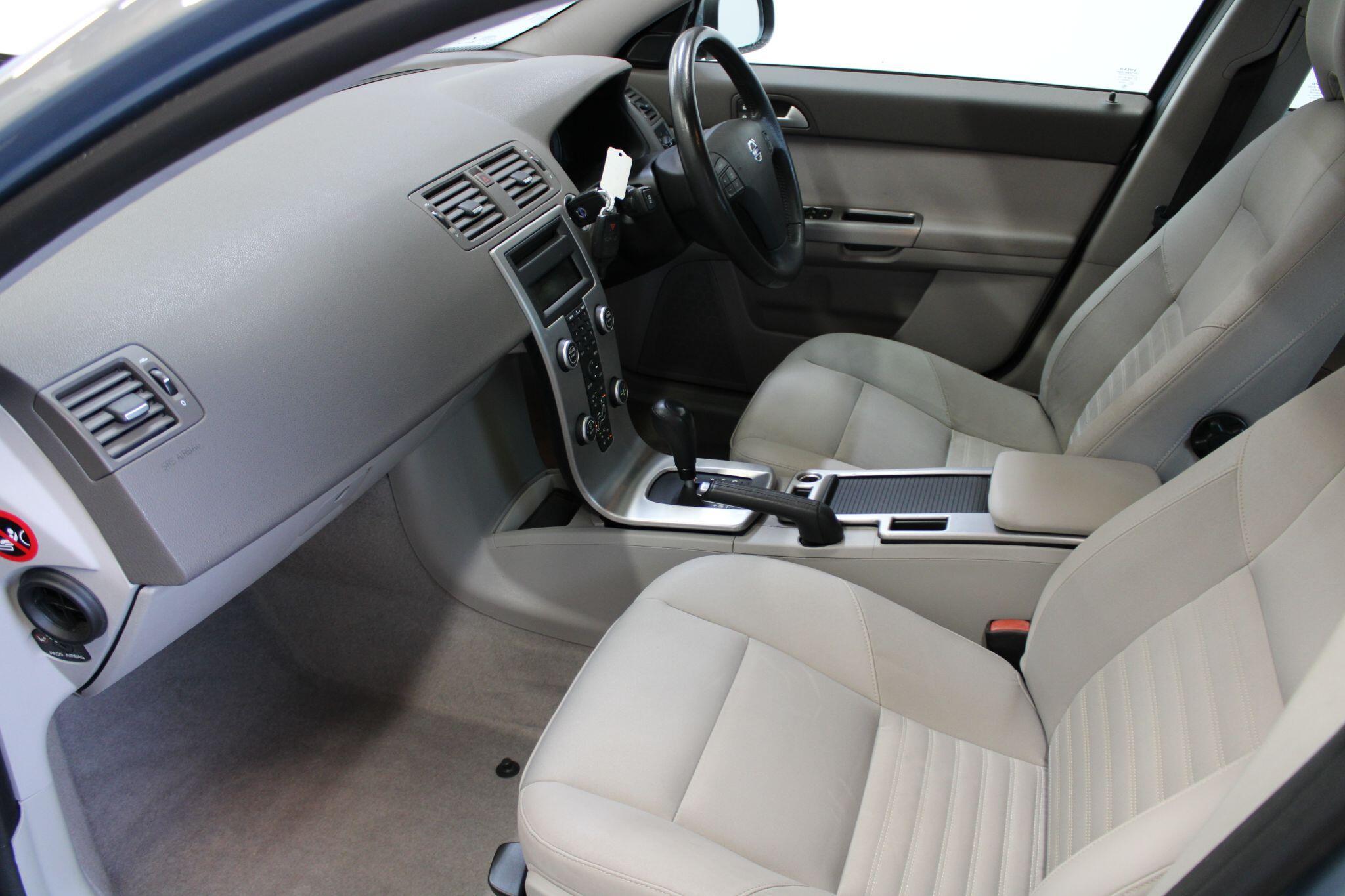 Volvo V50 - Image 30