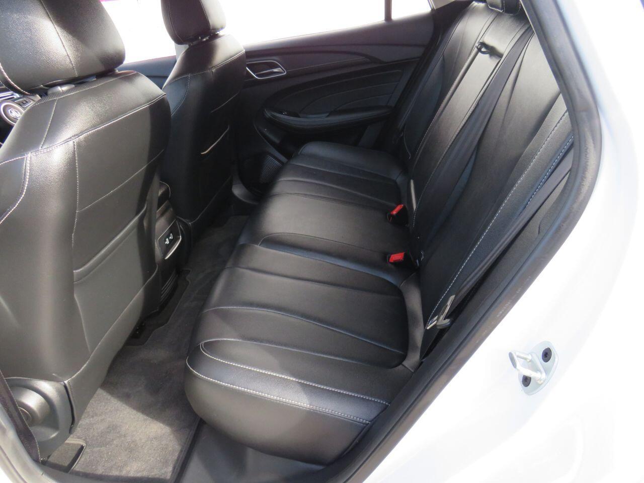 MG MG5 - Image 10