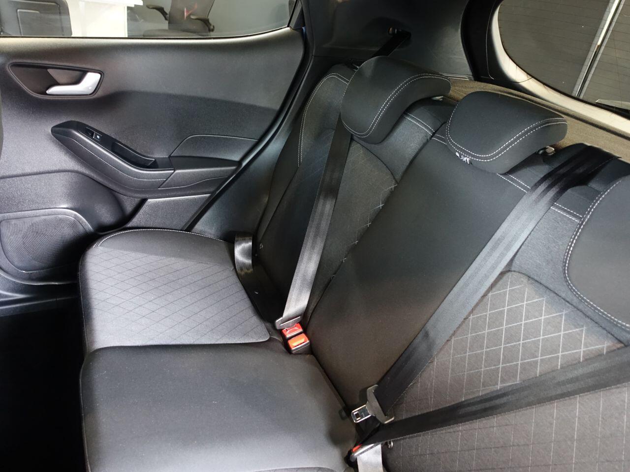 Ford Fiesta - Image 17