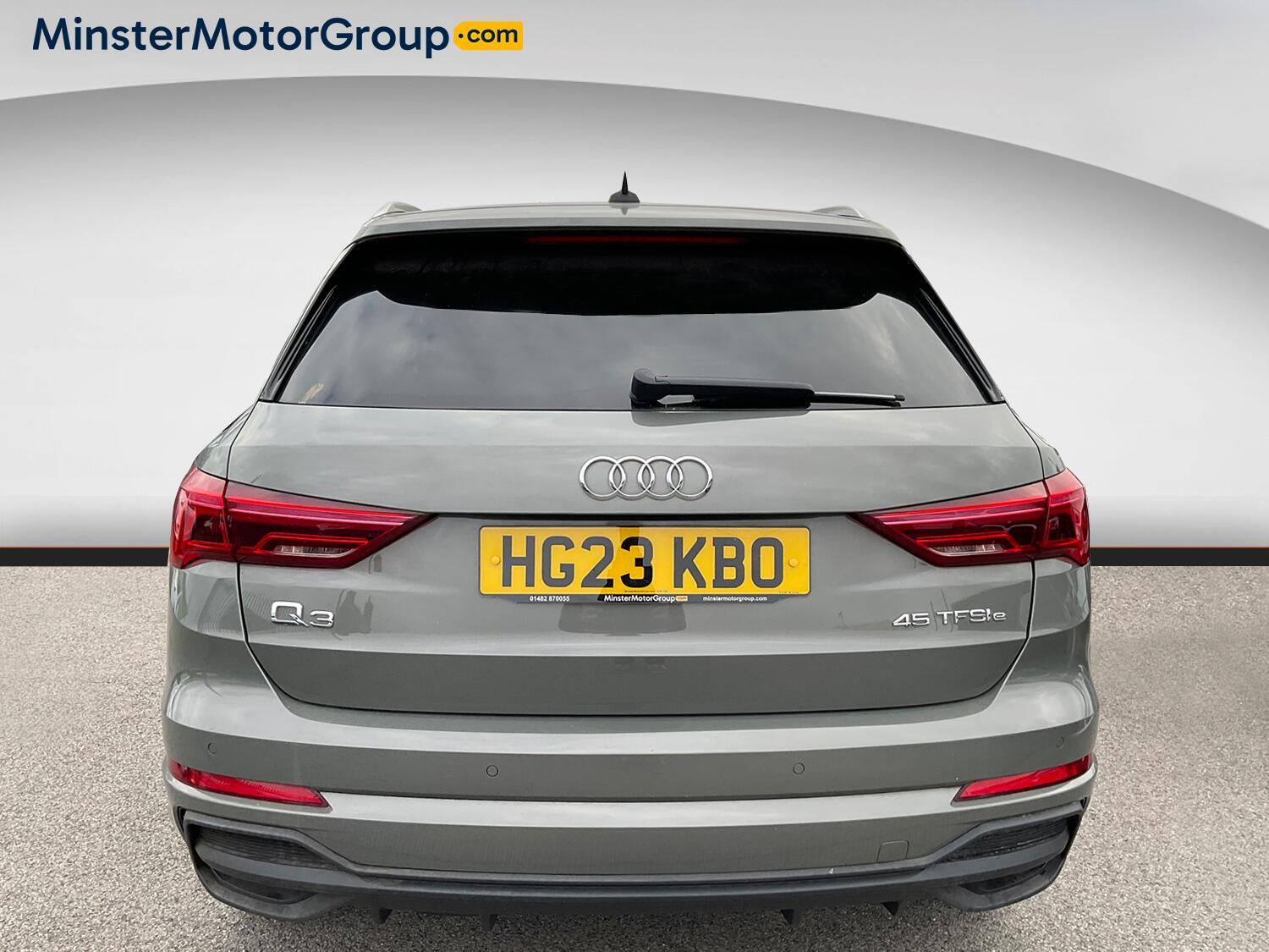 Audi Q3 - Image 3