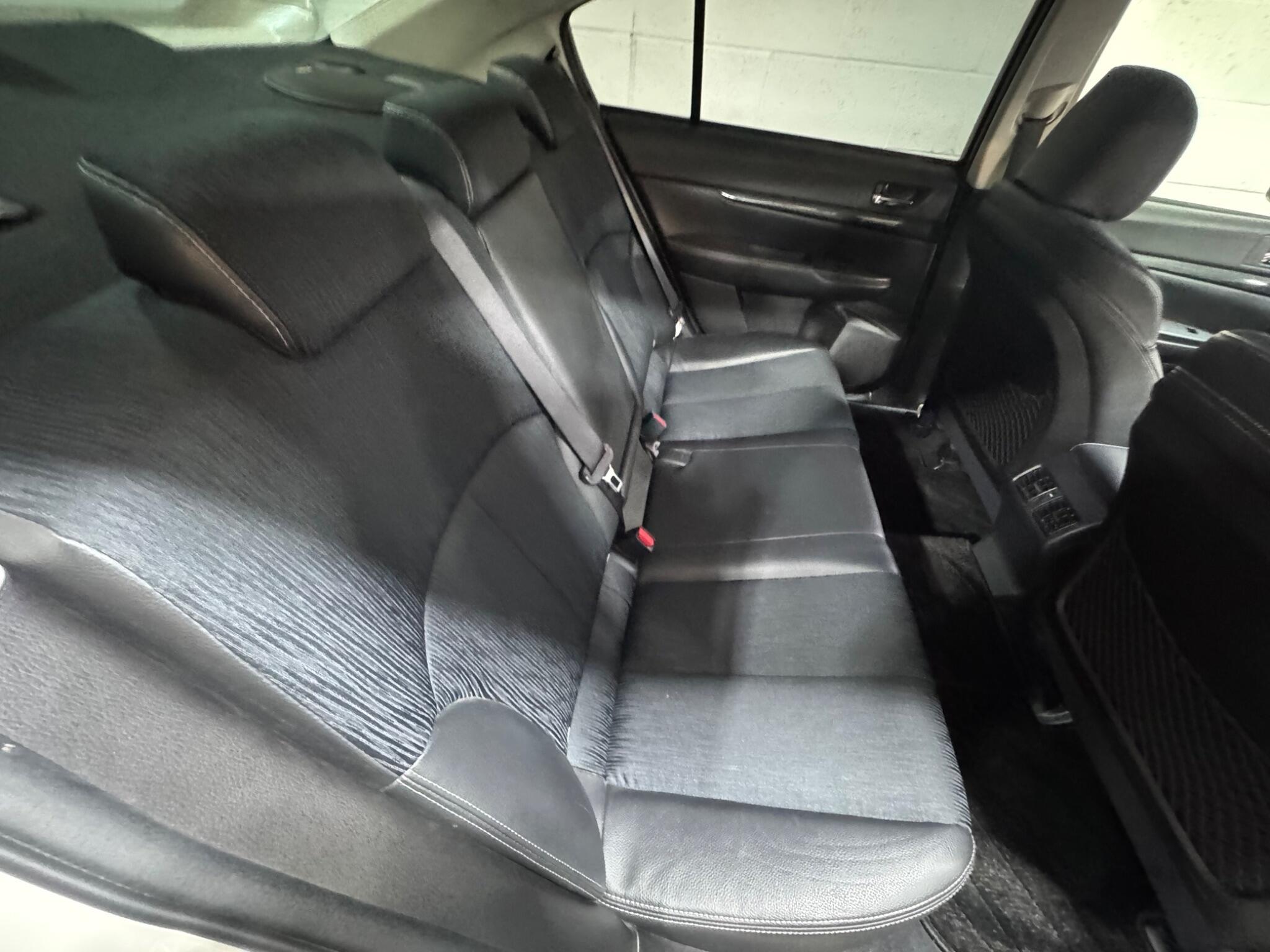 Subaru Legacy - Image 12