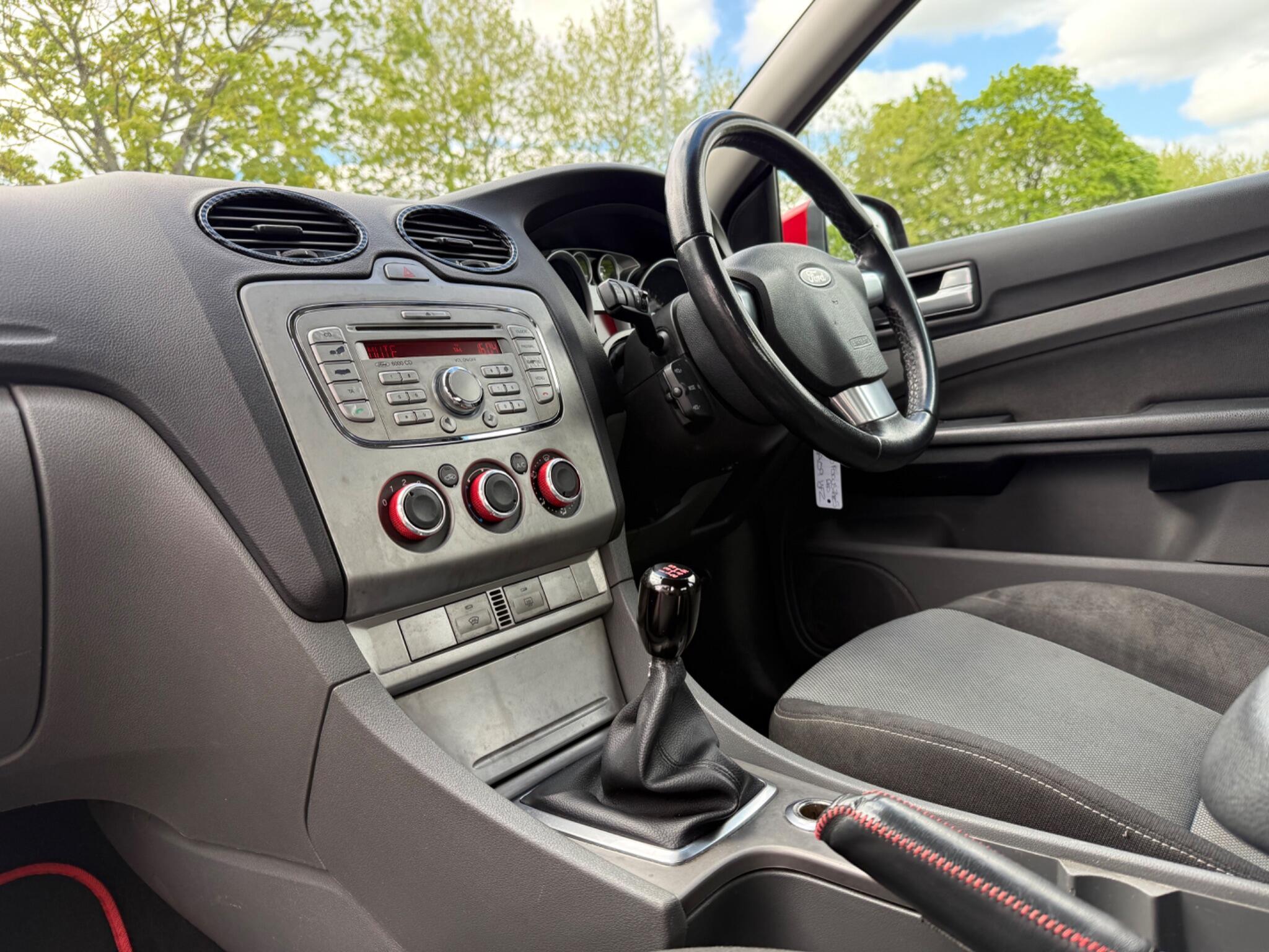 Ford Focus - Image 17