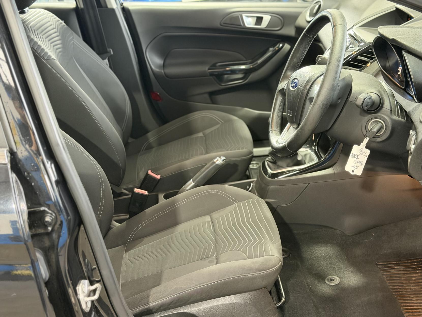 Ford Fiesta - Image 19