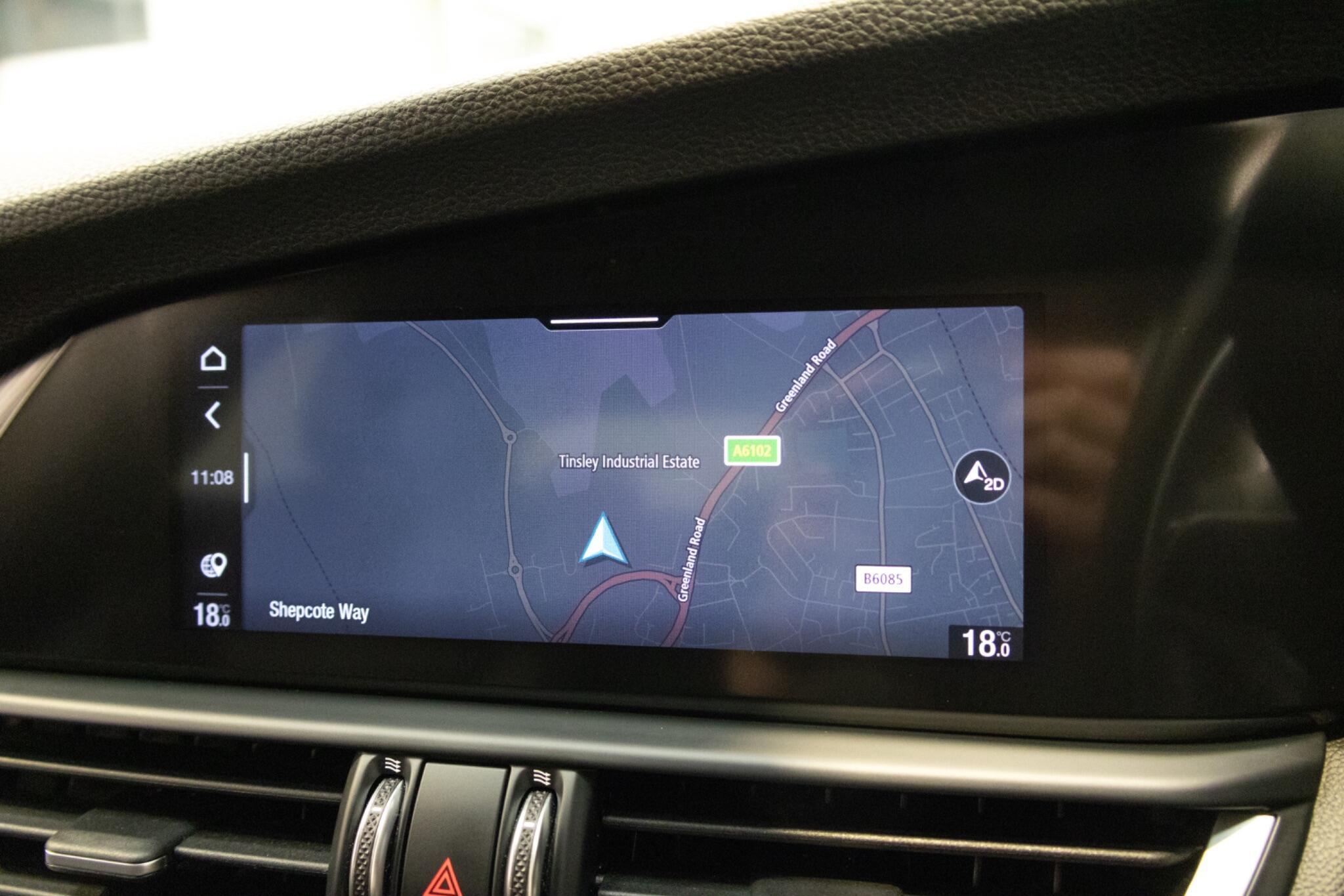 Alfa Romeo Giulia - Image 21