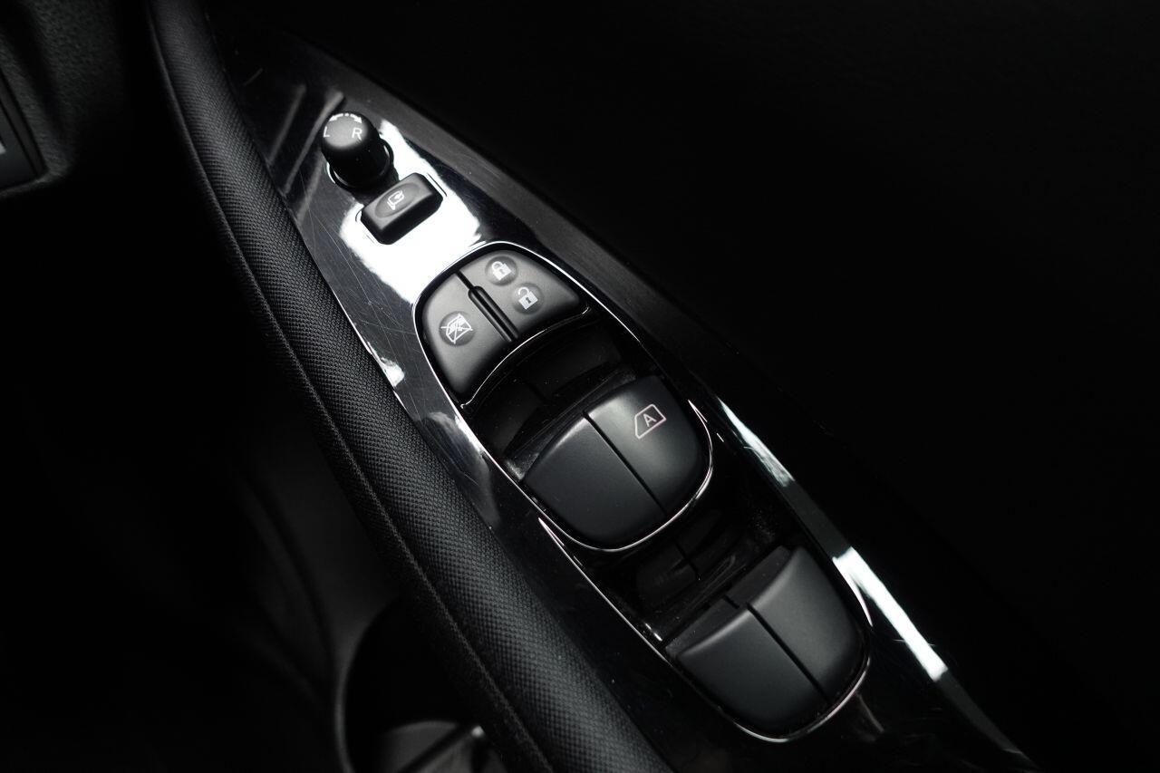 Nissan Leaf - Image 33