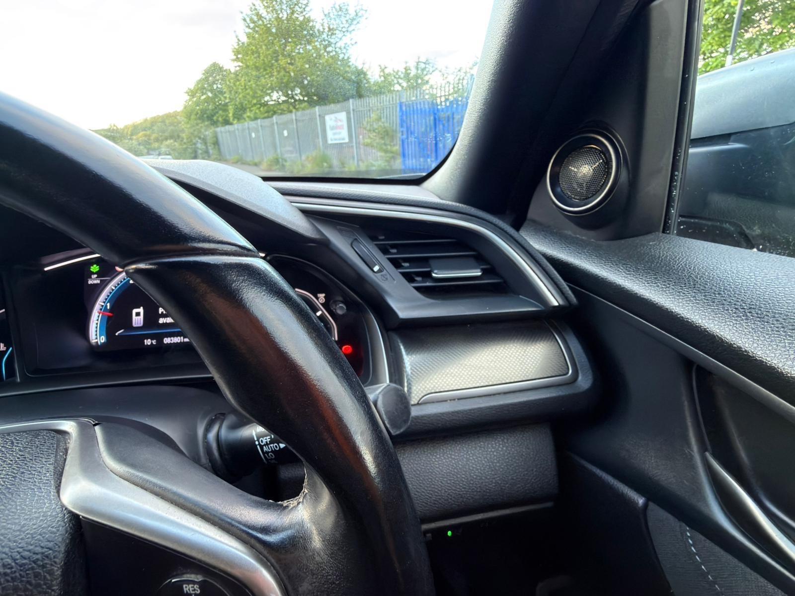 Honda Civic - Image 21