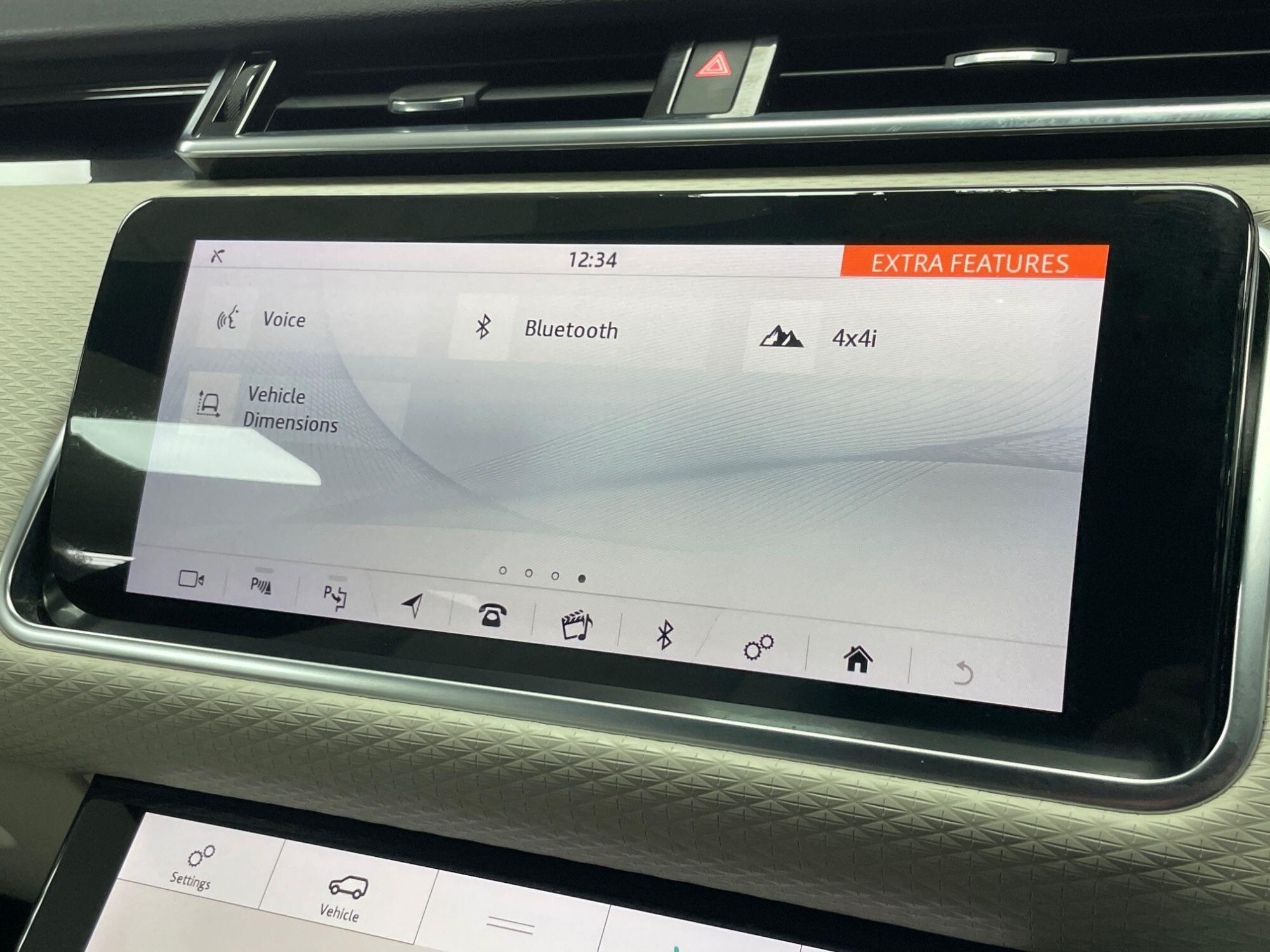 Land Rover Range Rover Velar - Image 44