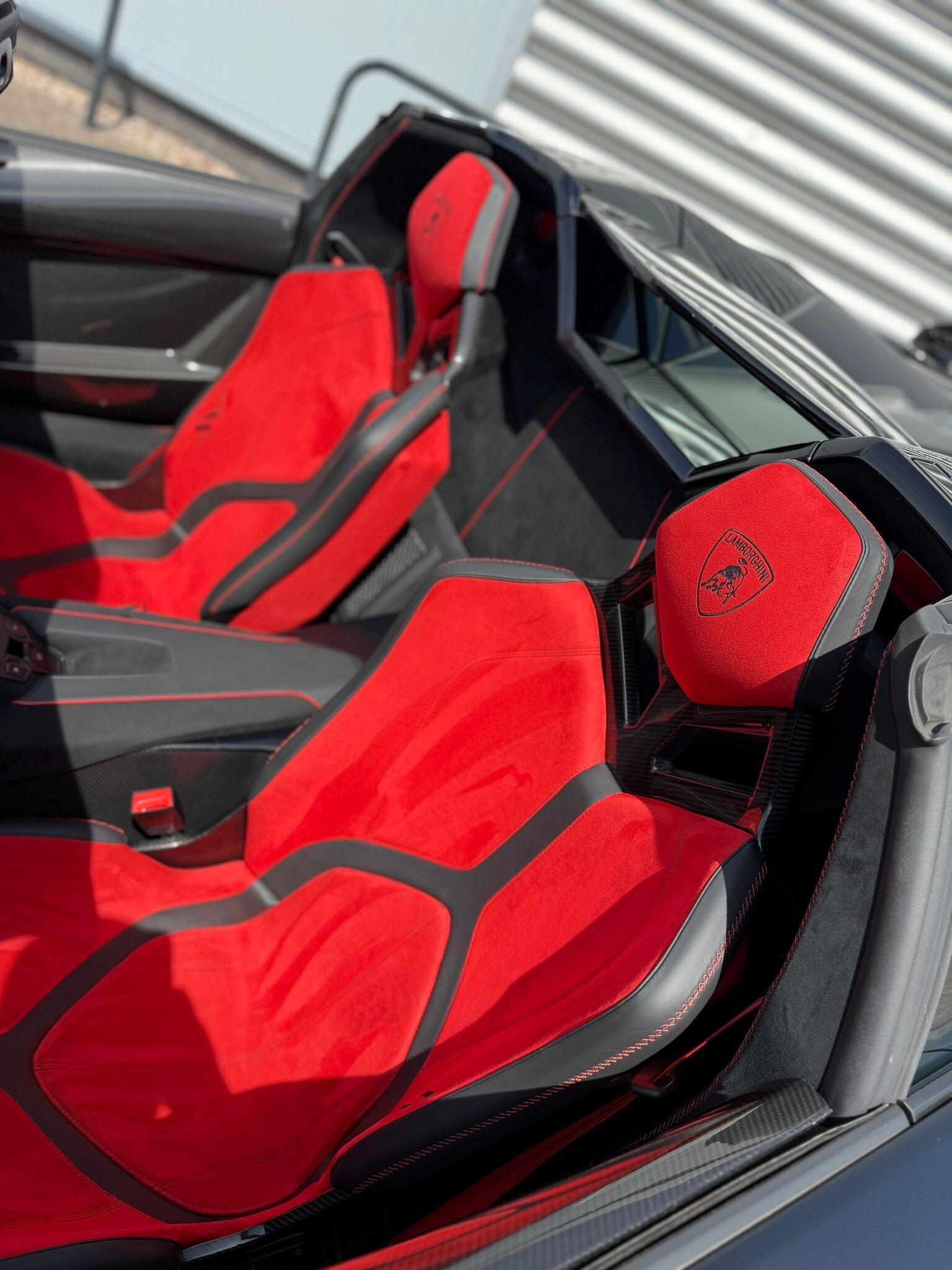 Lamborghini Aventador - Image 17